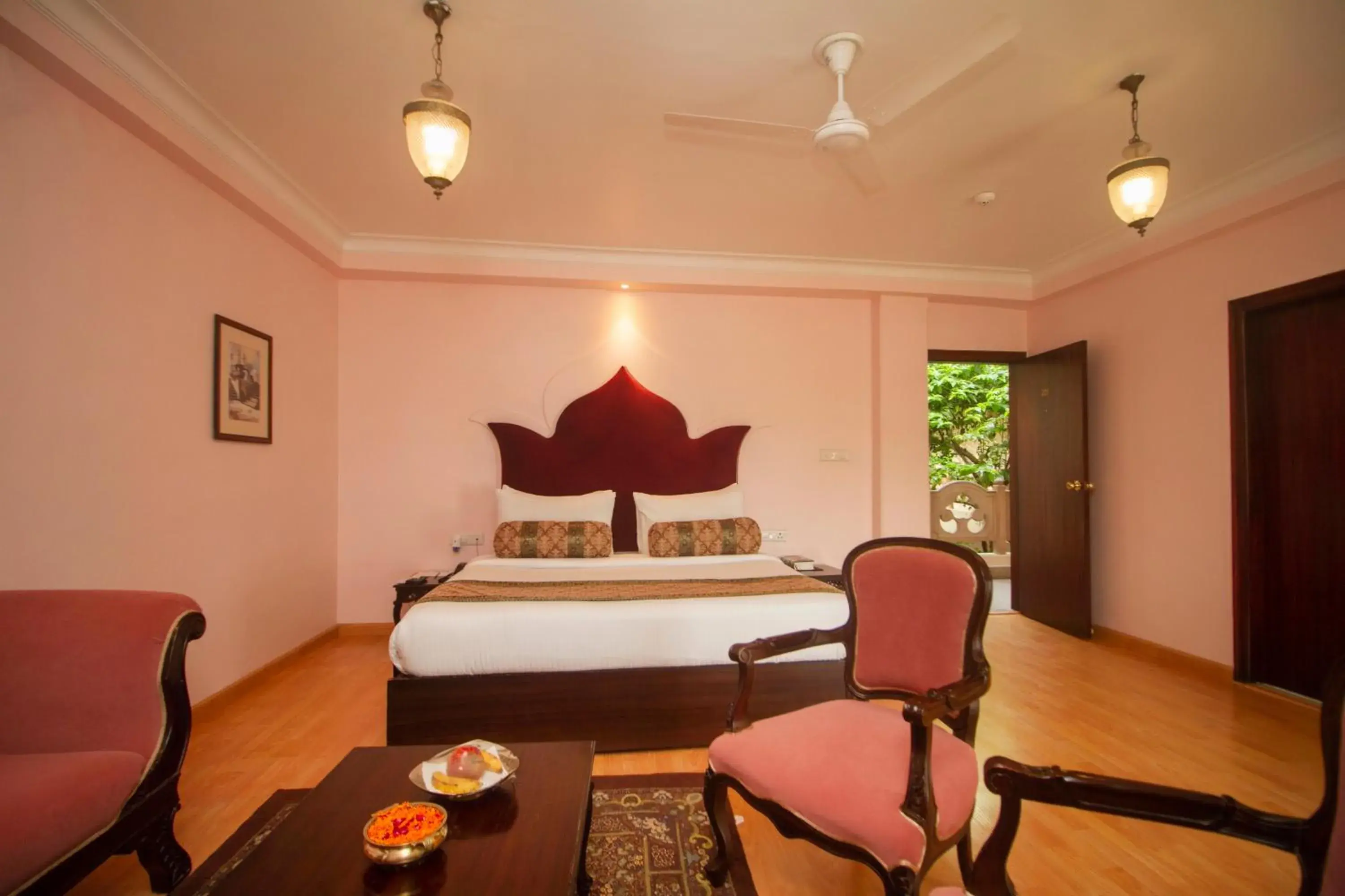 Bedroom, Bed in Suryauday Haveli - An Amritara Resort