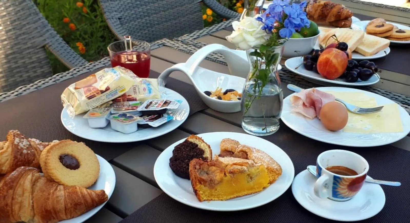 Breakfast in Hotel Ares