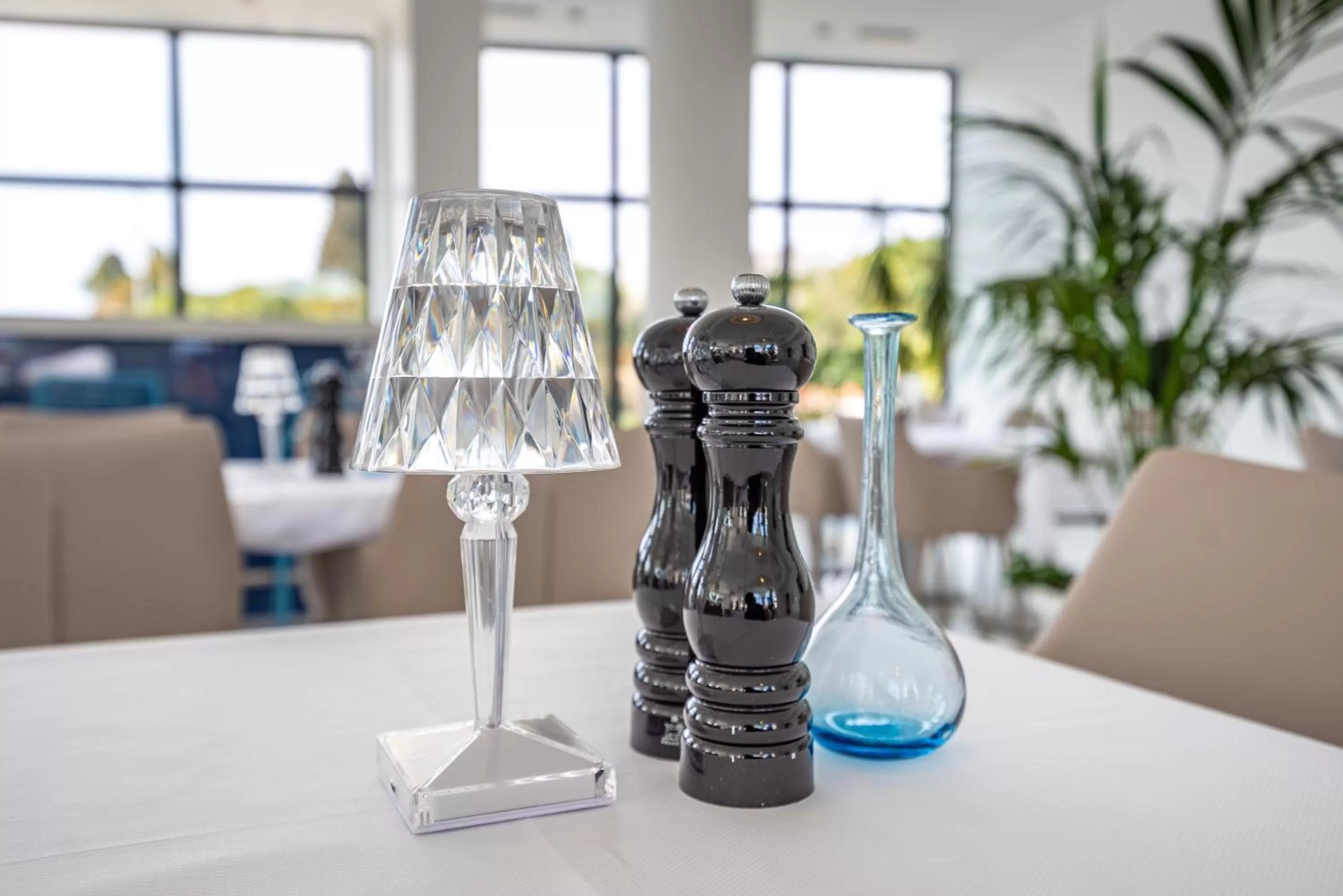 Restaurant/places to eat in Miramare Hotel