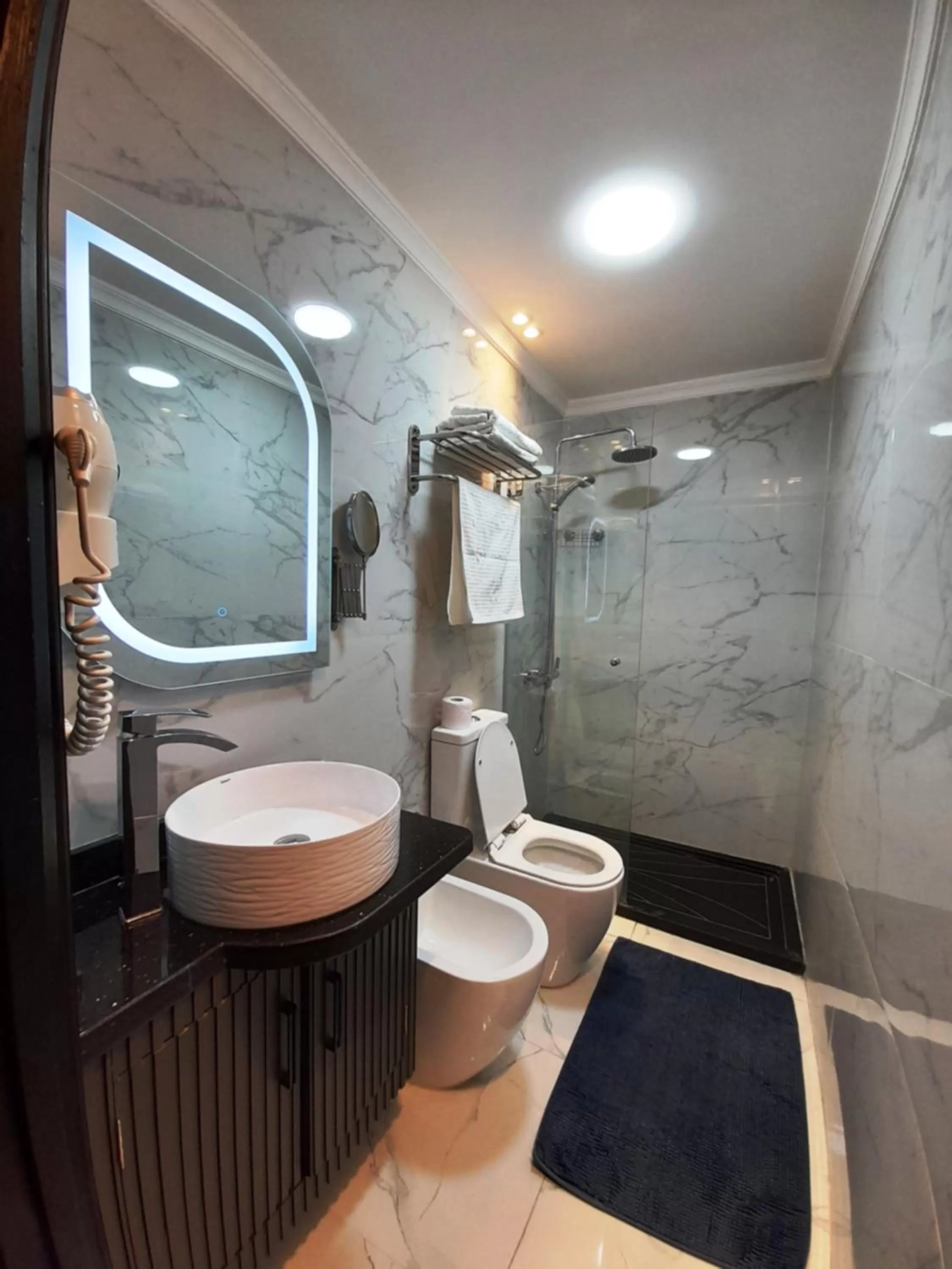 Bathroom in Balcon Bleu