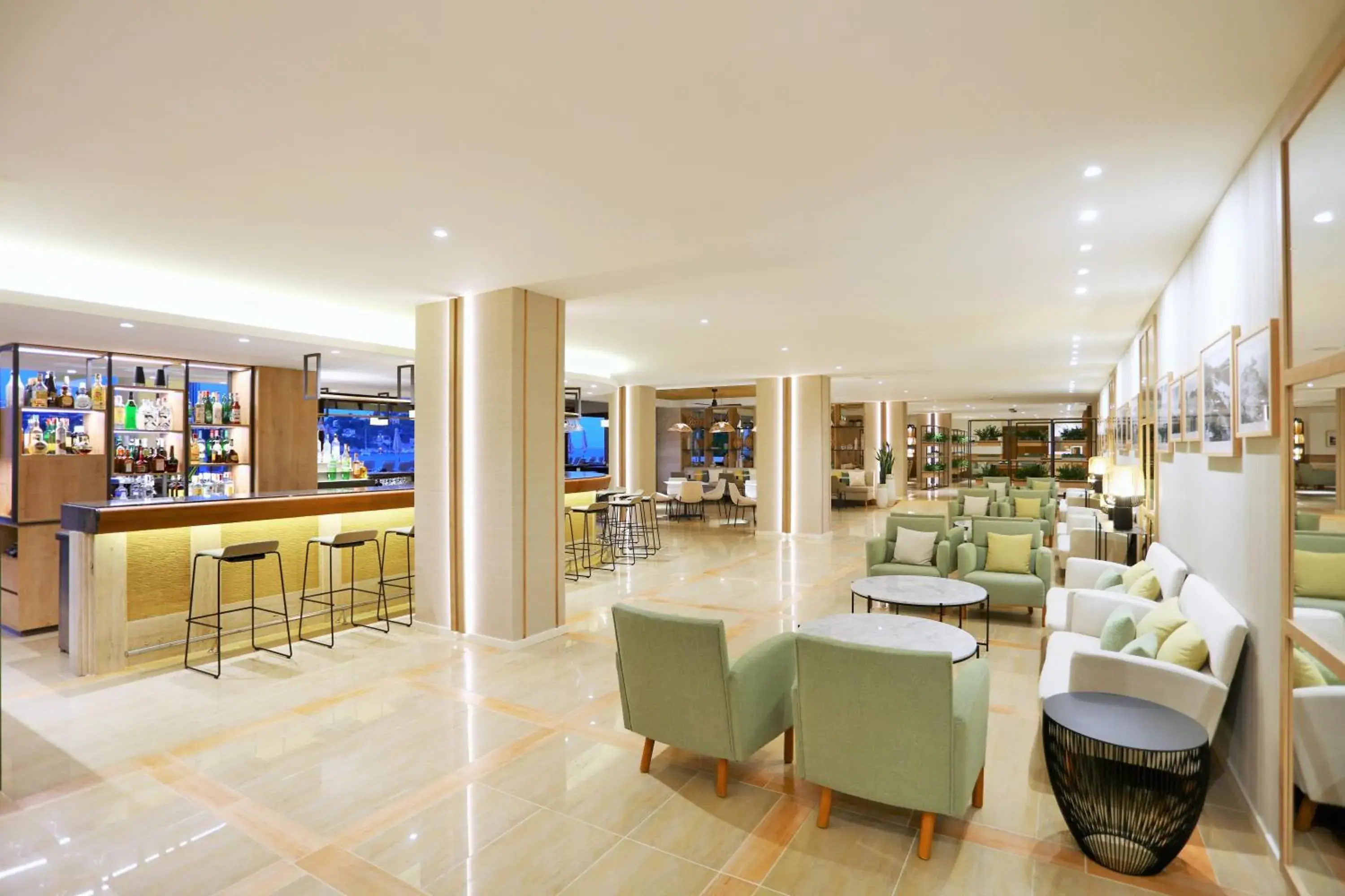 Lounge or bar, Restaurant/Places to Eat in Iberostar Jardin del Sol Suites - Adults Only