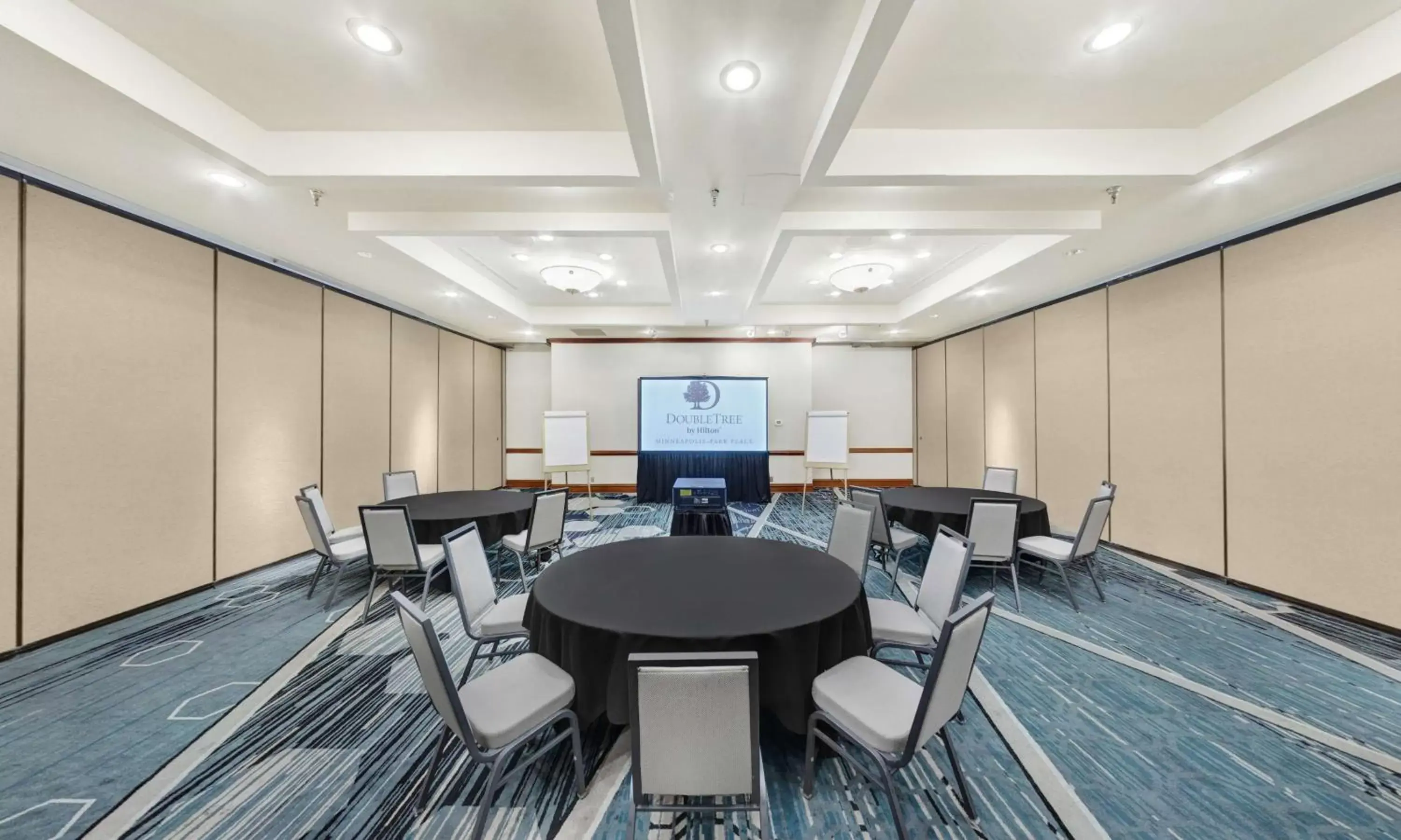 Meeting/conference room in DoubleTree by Hilton Minneapolis Park Place