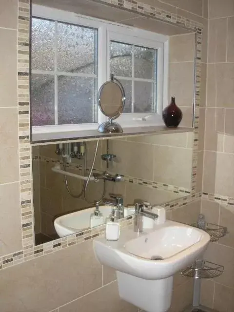 Bathroom in Woodland Views