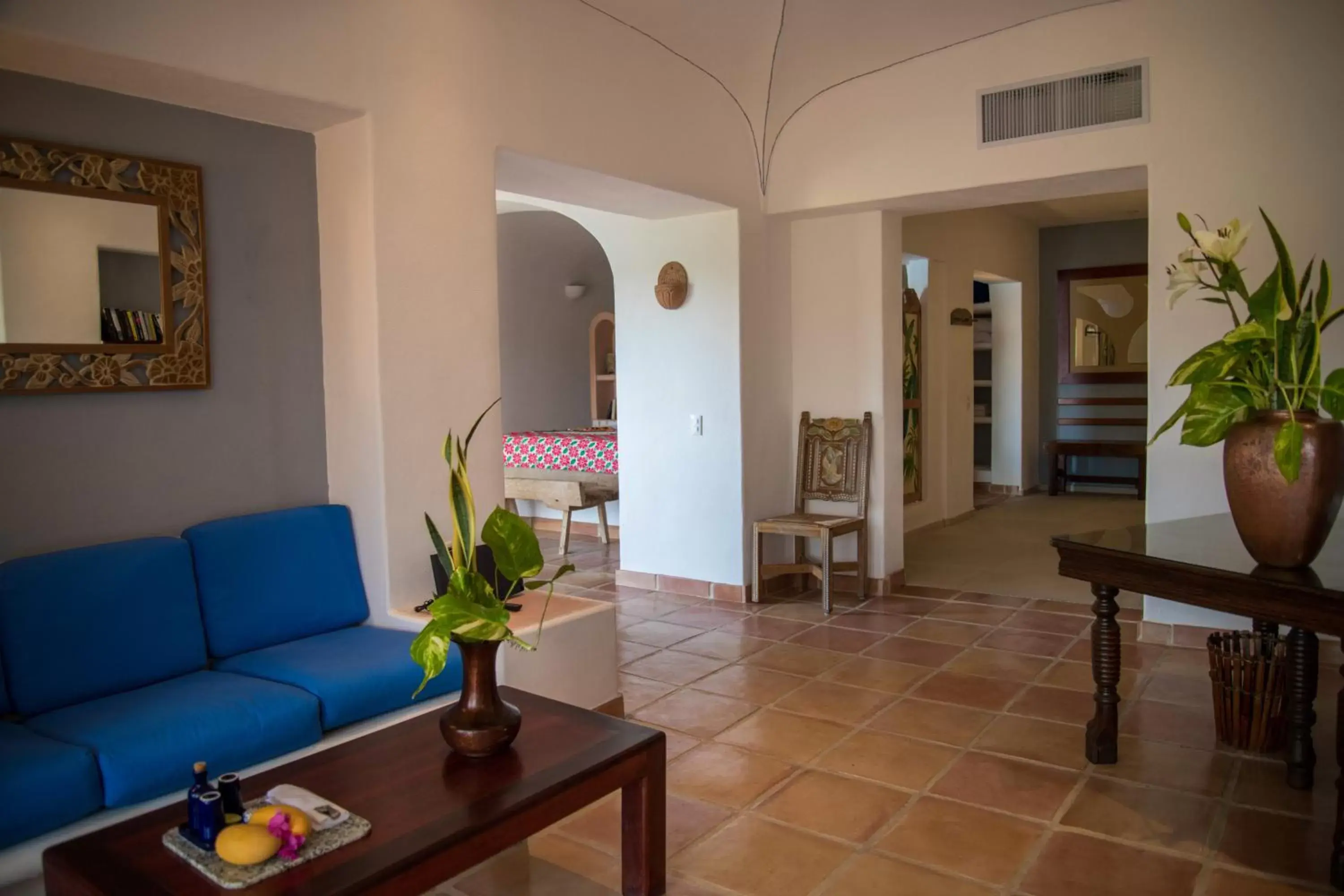 Photo of the whole room, Seating Area in La Casa Que Canta