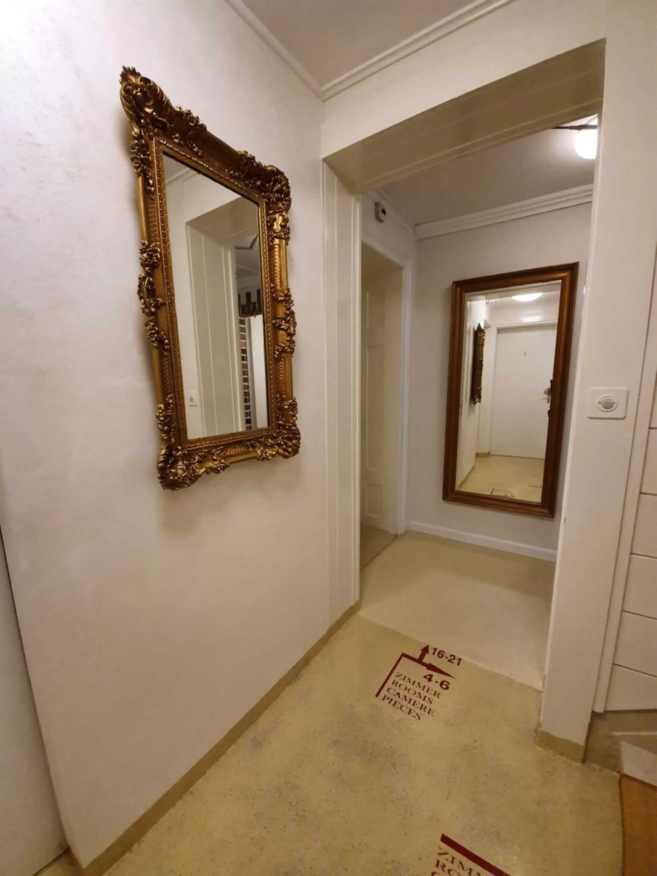 Facade/entrance, Bathroom in Esos Hotel Quelle