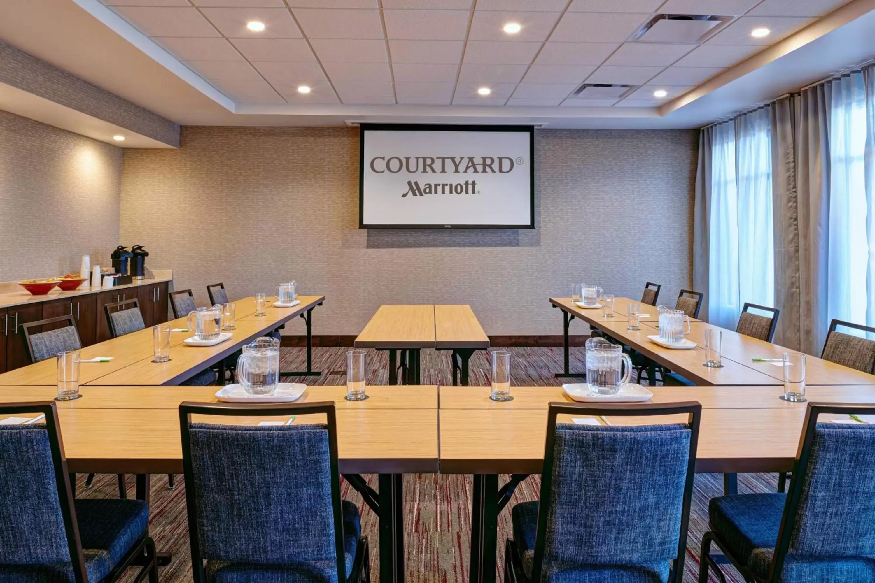 Meeting/conference room in Courtyard by Marriott Jackson