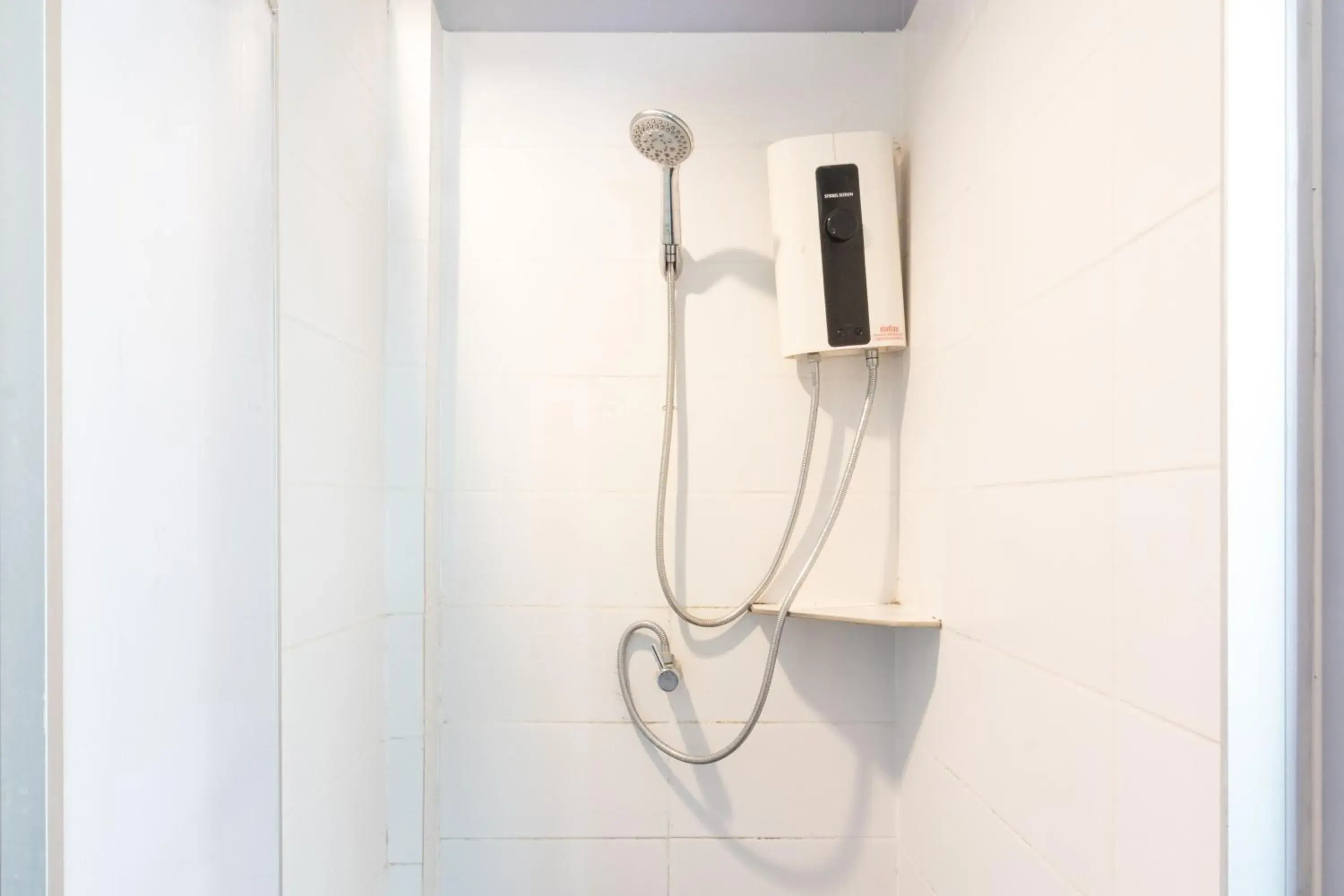 Bed in 8-Bed Mixed Dormitory Room in CheQinn Hostel - Sukhumvit 4 Nana Plaza Bed in 8-Bed Mixed Dormitory Room in CheQinn Hostel - Sukhumvit 4 Nana Plaza