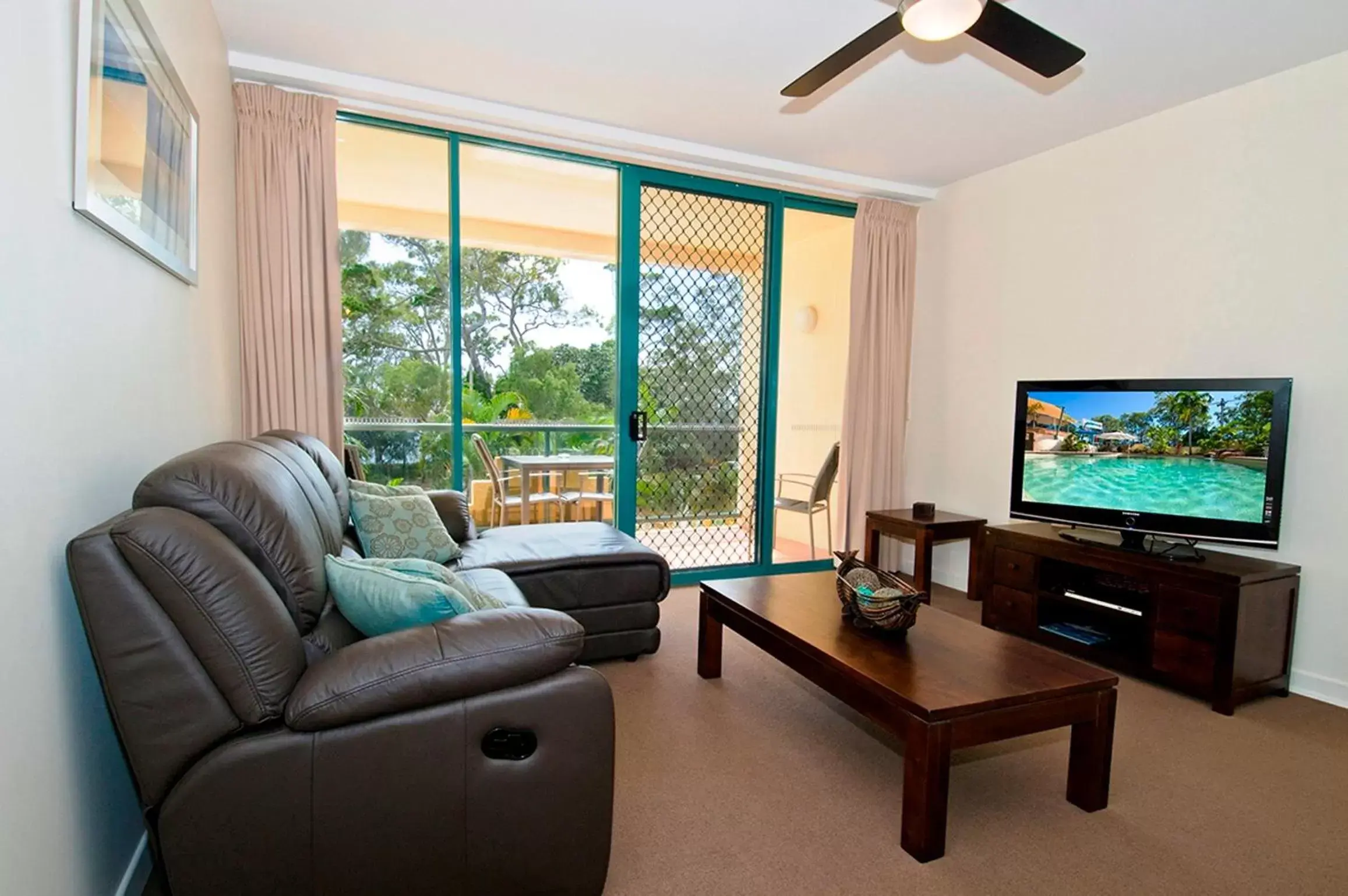 Living room, Seating Area in Shelly Bay Resort