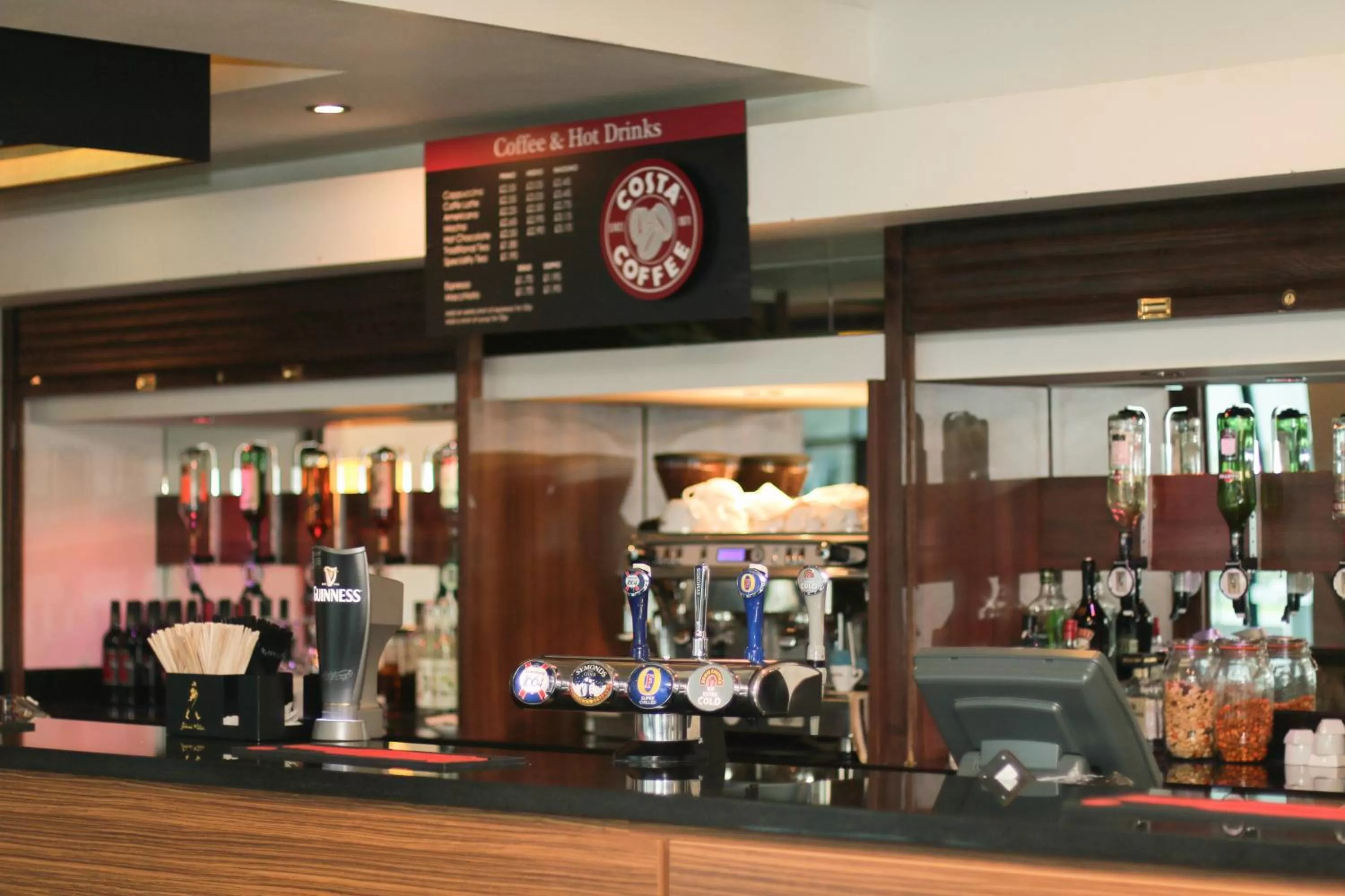 Lounge or bar in Holiday Inn Express London Heathrow T5 by IHG