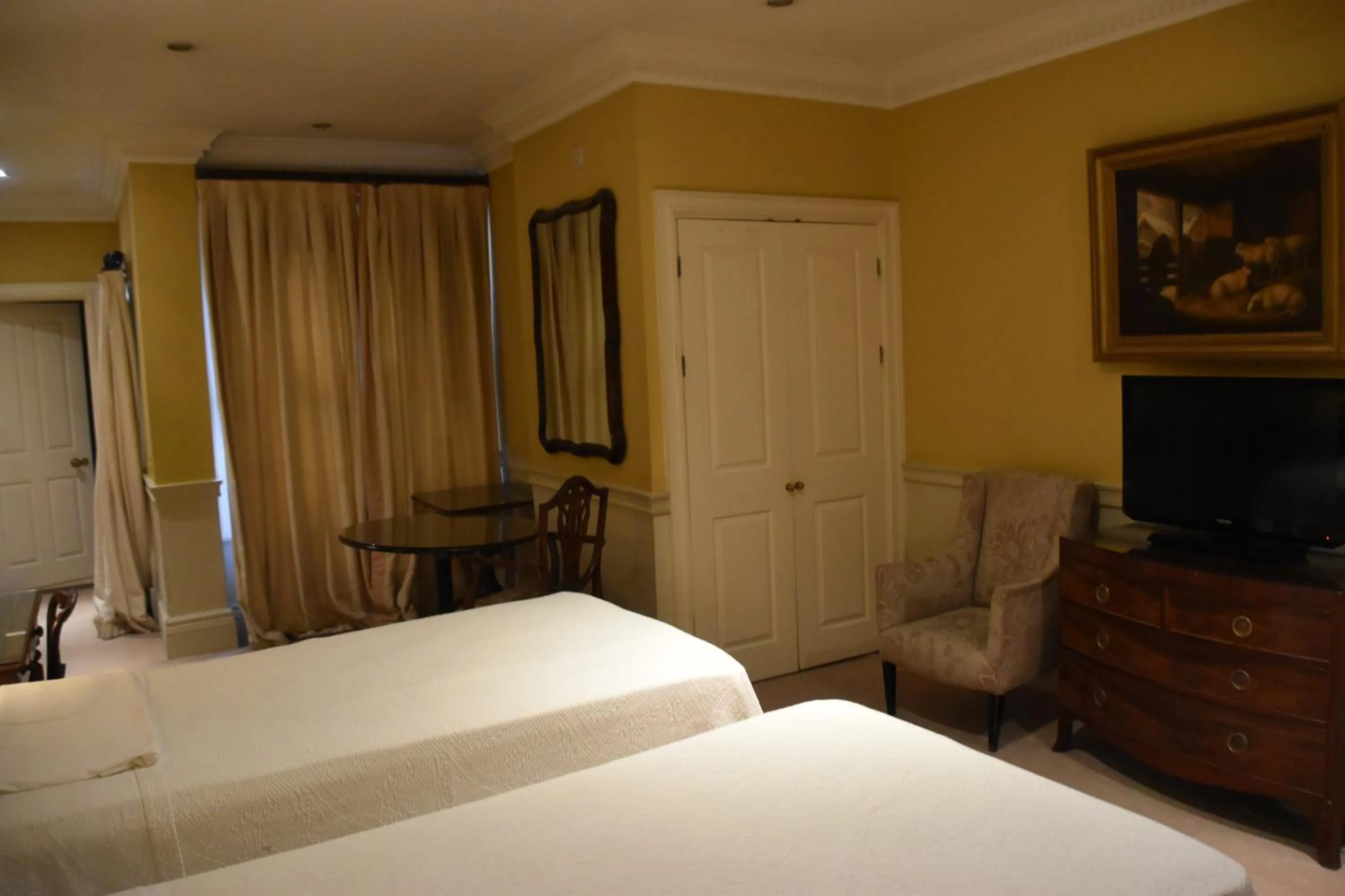 Bed in The Cranley Hotel