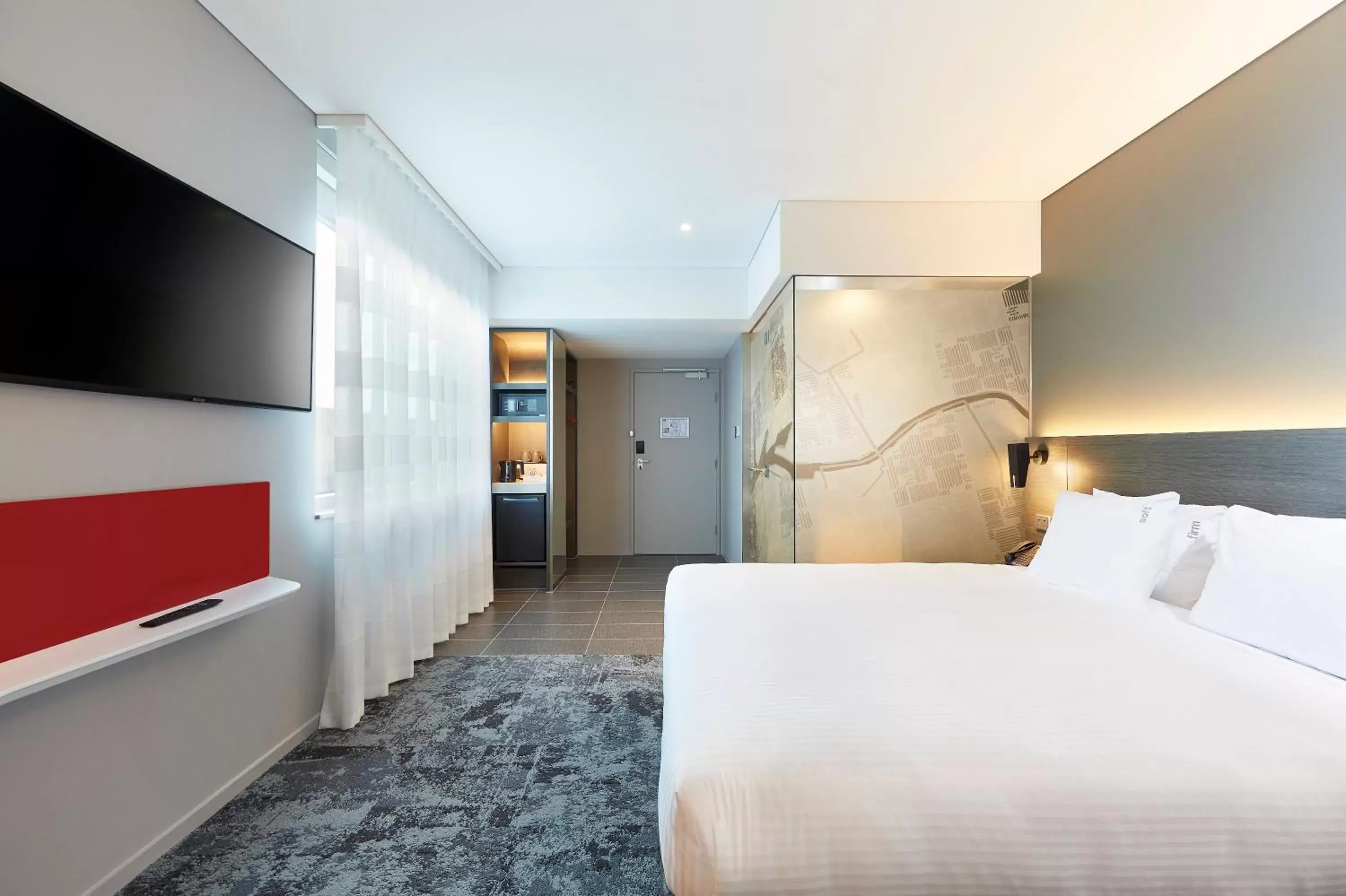 Photo of the whole room, Bed in Holiday Inn Express Melbourne Southbank, an IHG Hotel
