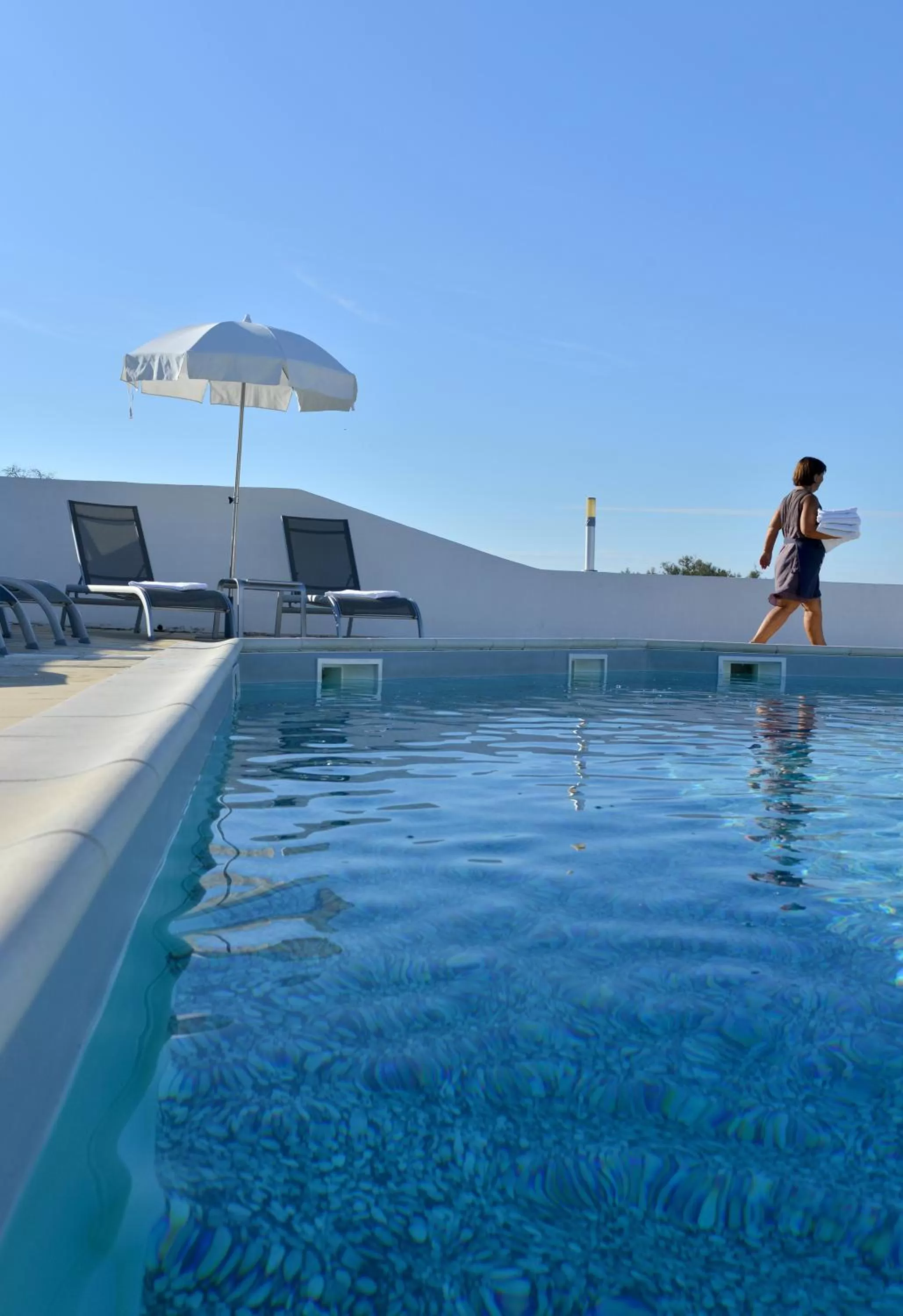 Swimming pool in Mas de la Grenouillère Hôtel et Centre équestre en pleine nature