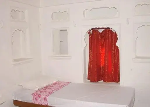 Photo of the whole room, Bed in Udai Haveli Guesthouse