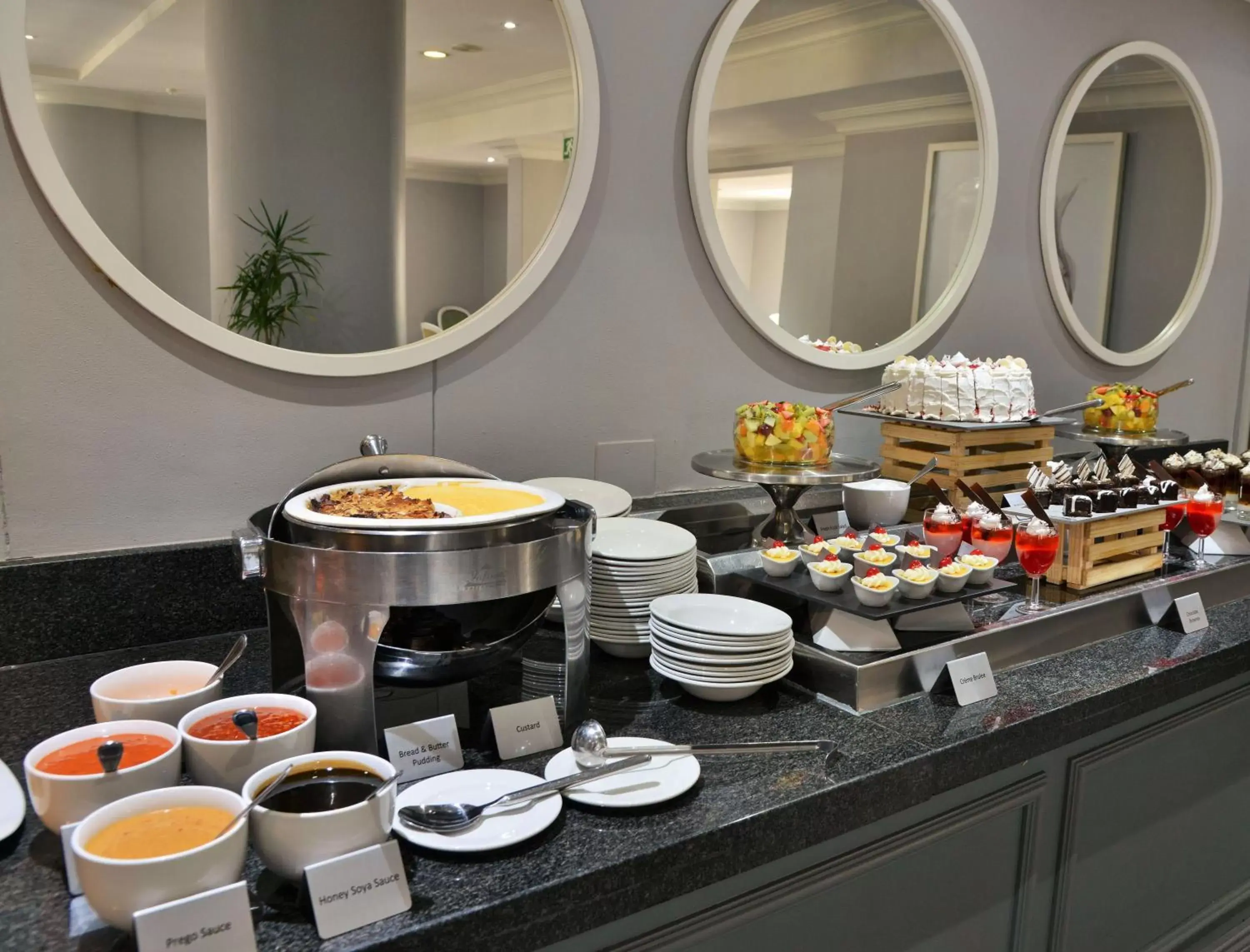 Restaurant/places to eat in Holiday Inn Johannesburg Airport, an IHG Hotel