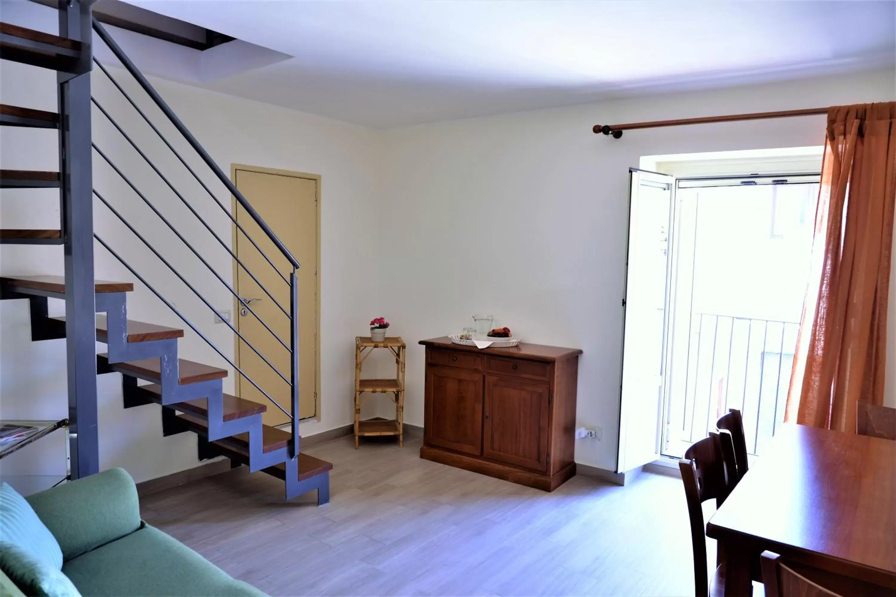 Living room, TV/Entertainment Center in B&B al Teatro Massimo