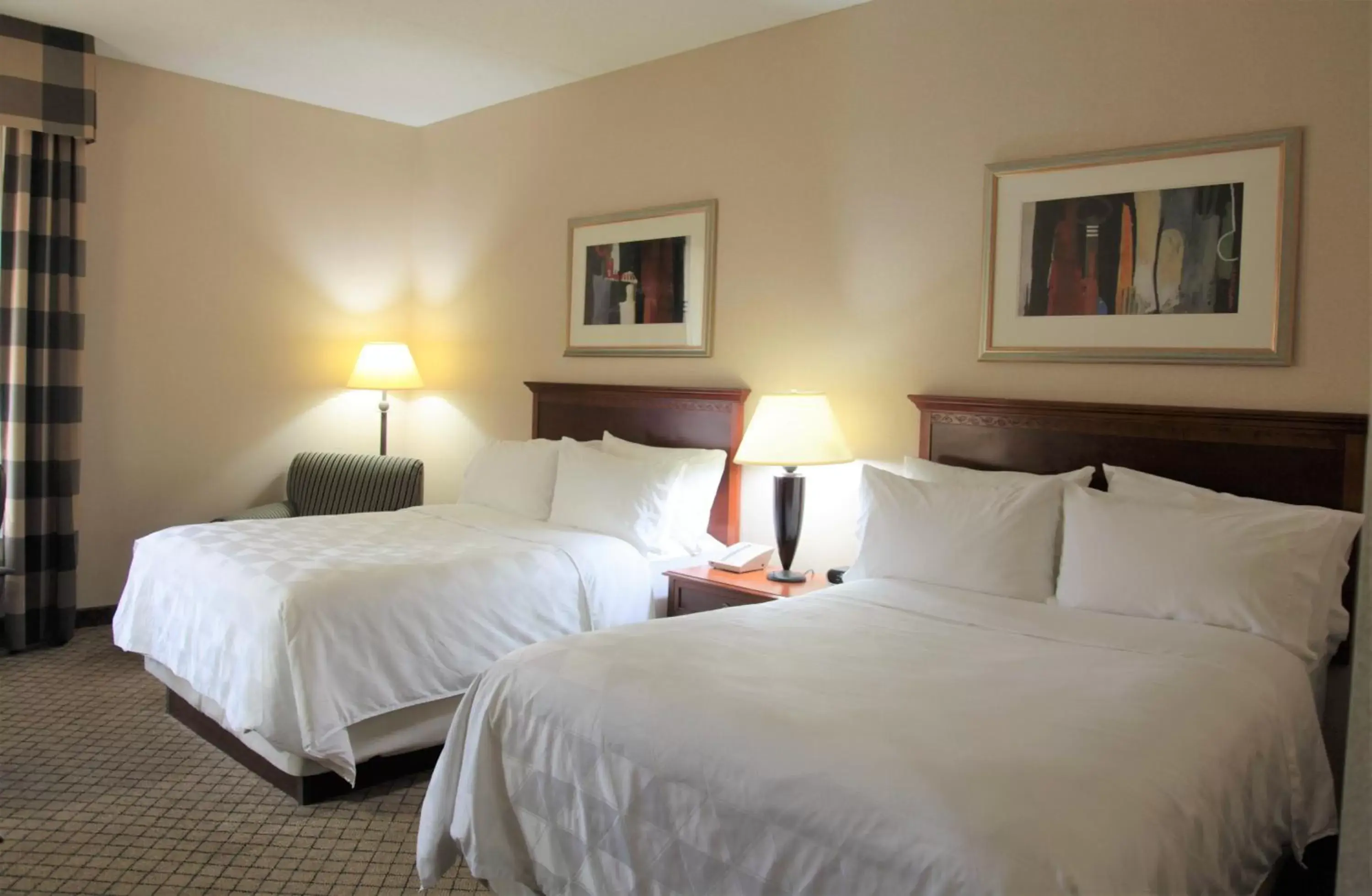 Photo of the whole room, Bed in Holiday Inn Dayton/Fairborn I-675, an IHG Hotel