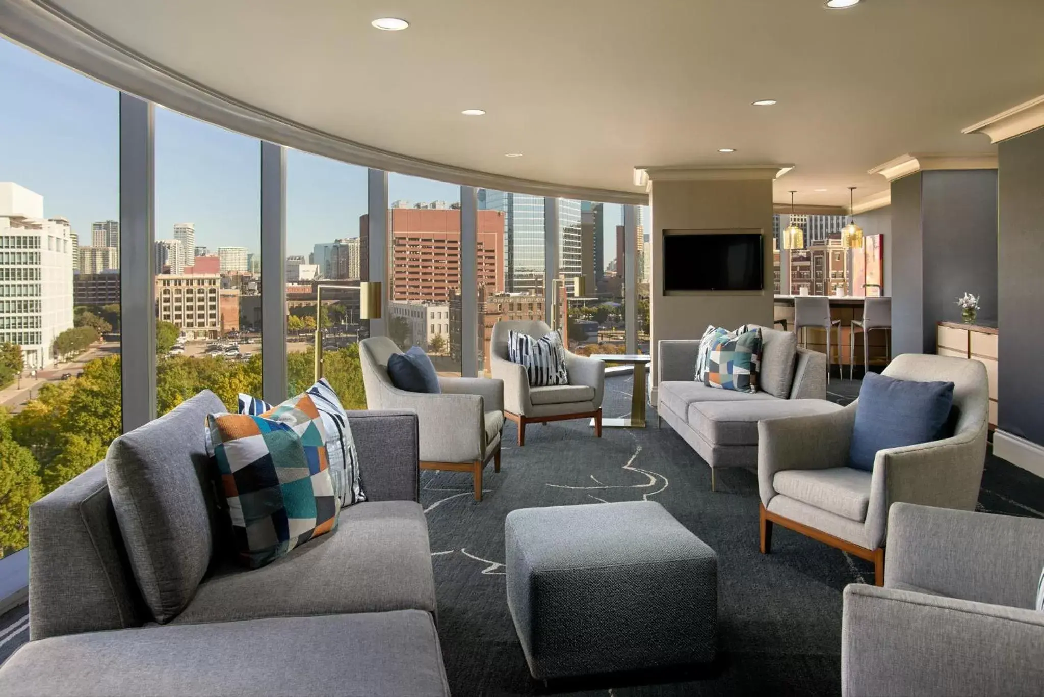 Bedroom, Seating Area in Omni Dallas Hotel