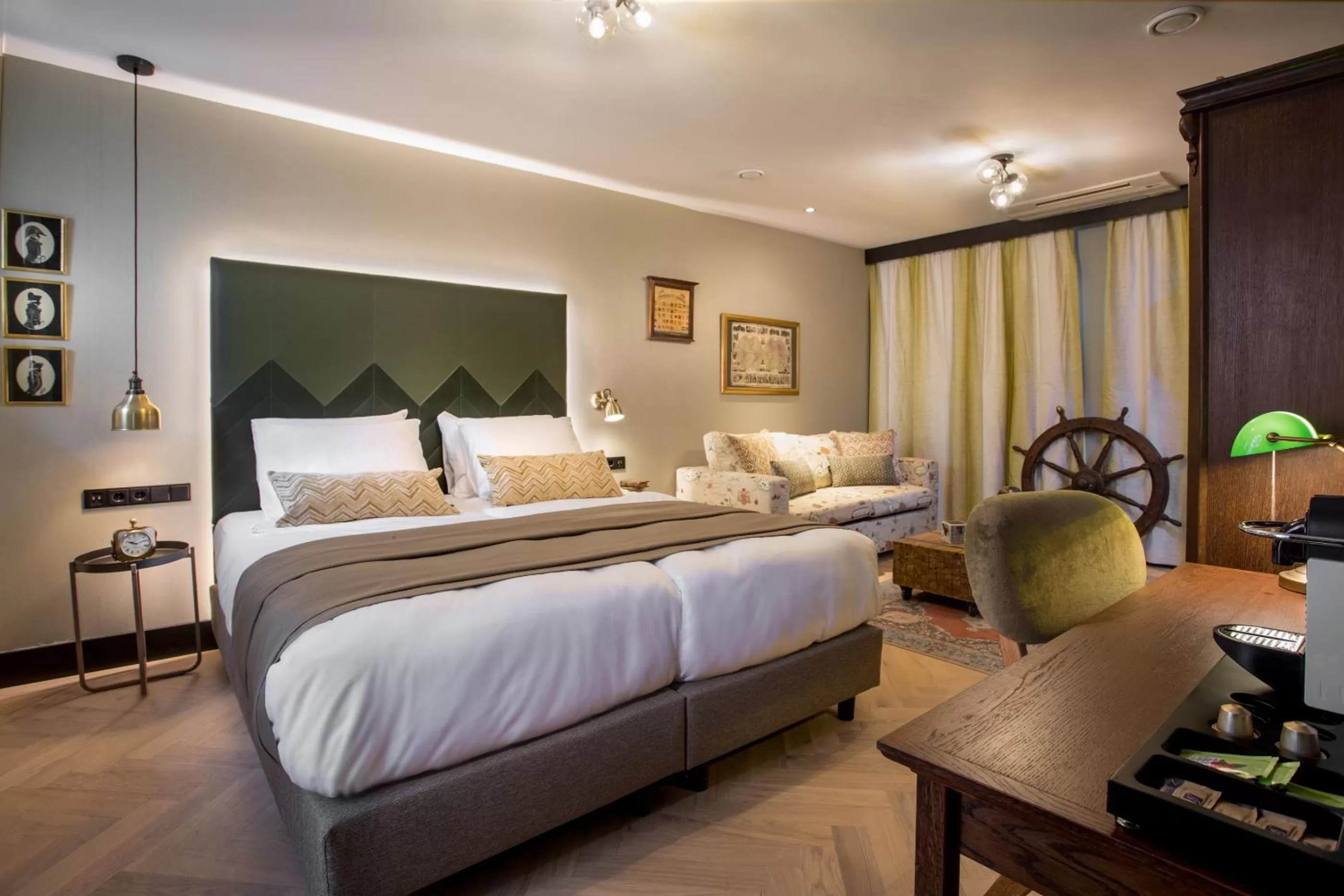 Bed in The Hendrick's Hotel