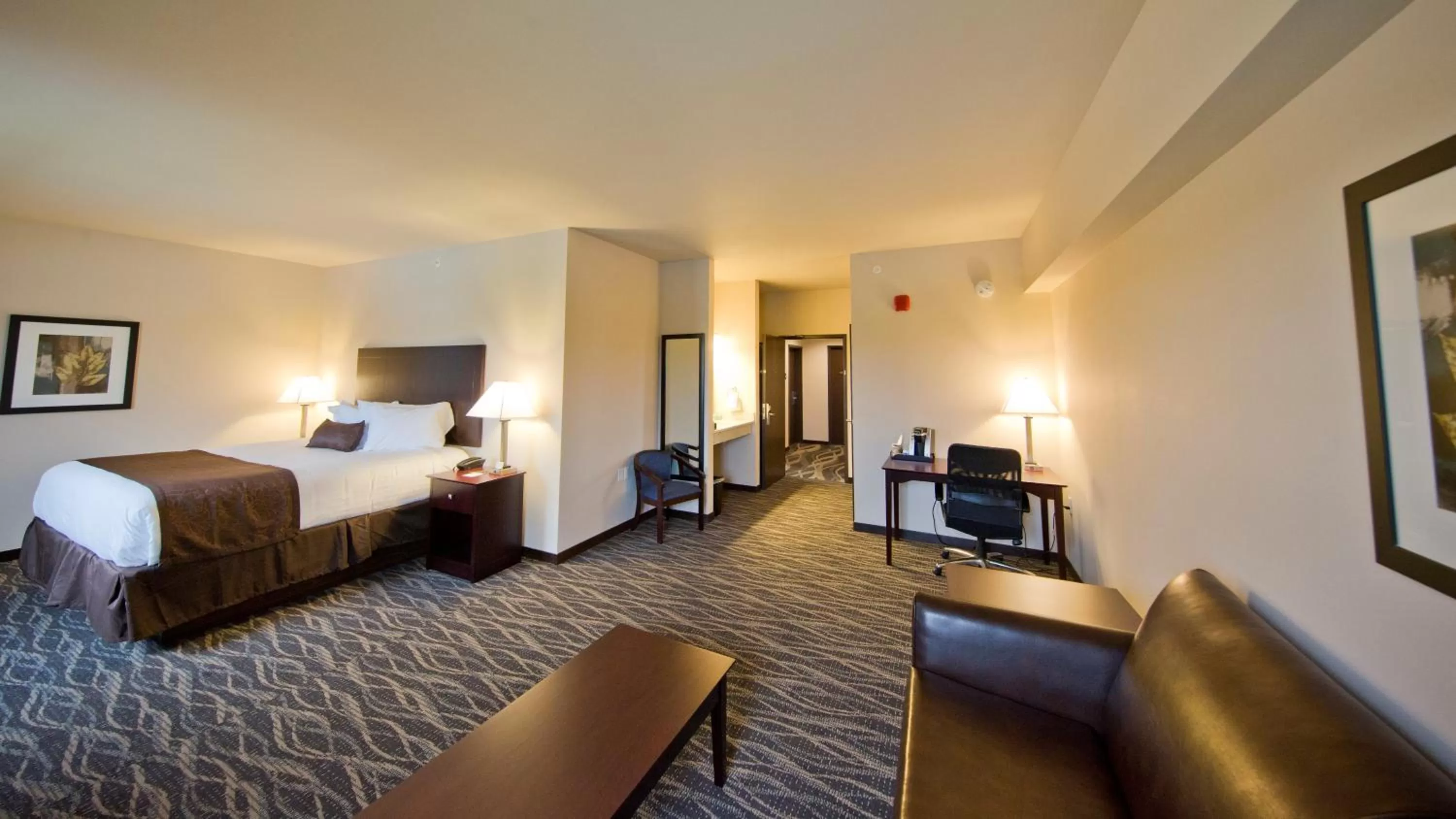 Bed in Cobblestone Inn & Suites - Boone