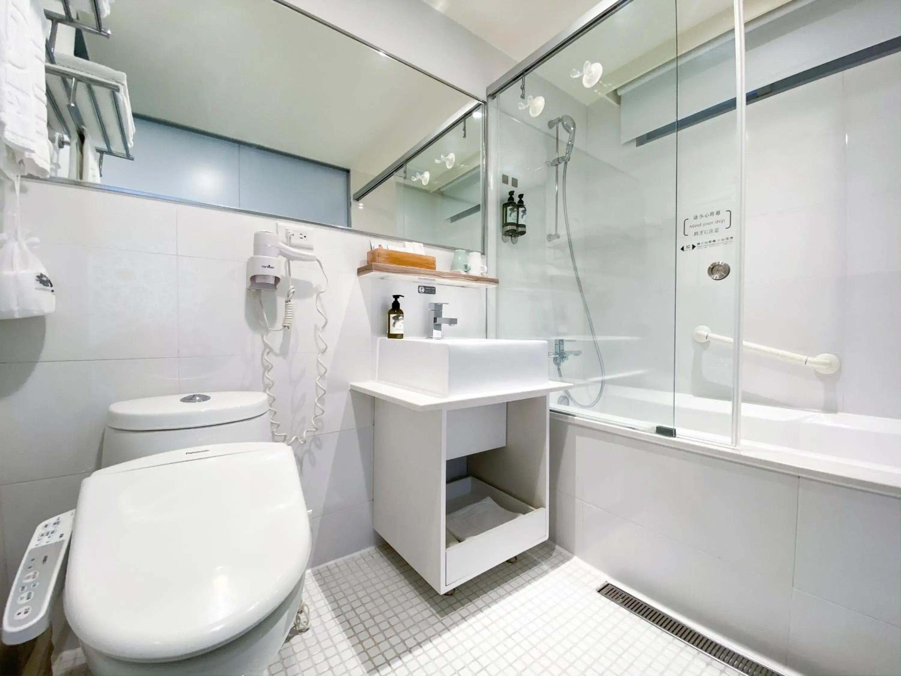 Bathroom in Dandy Hotel-Daan Park Branch