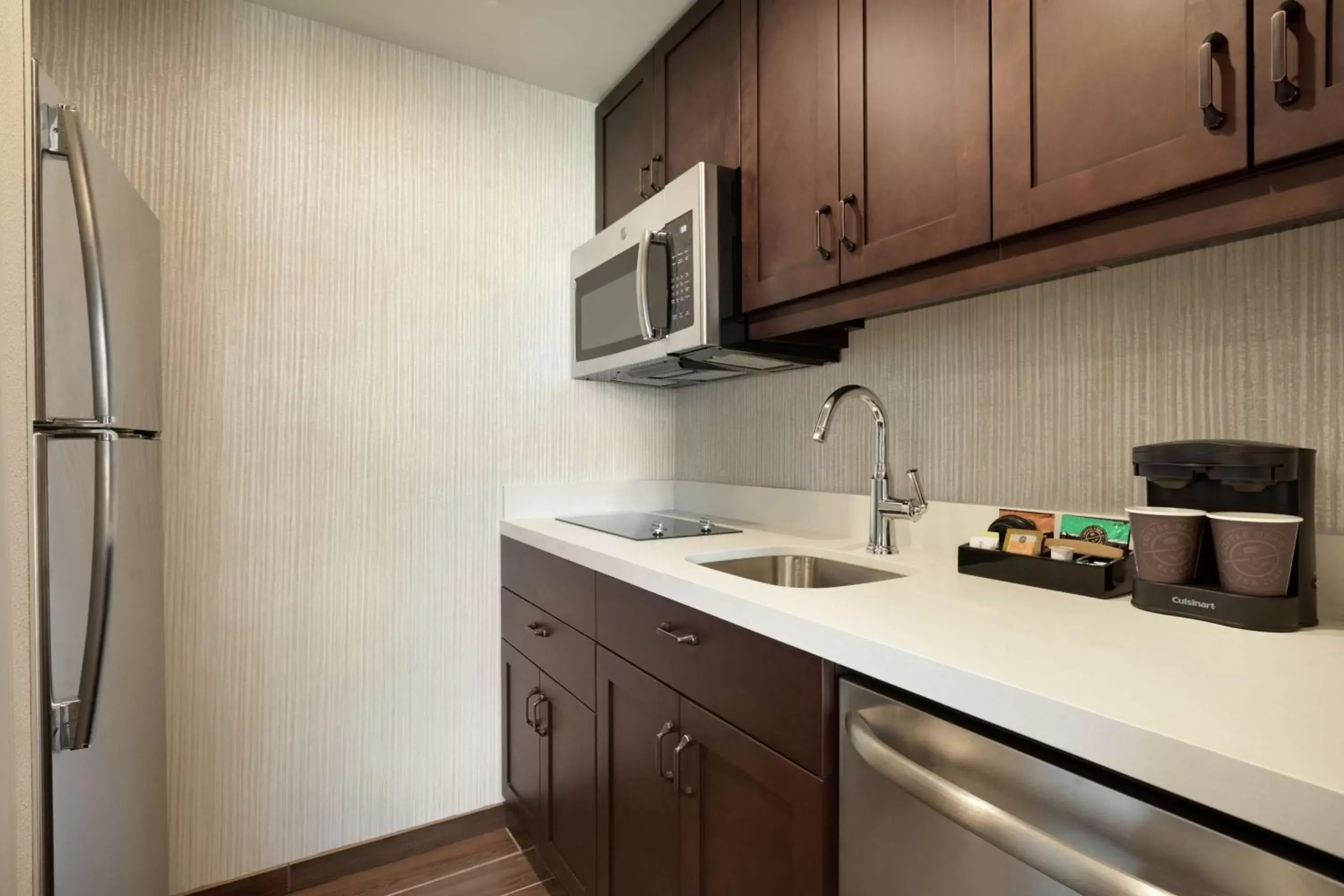 Kitchen or kitchenette, Kitchen/Kitchenette in Homewood Suites by Hilton Albany Crossgates Mall