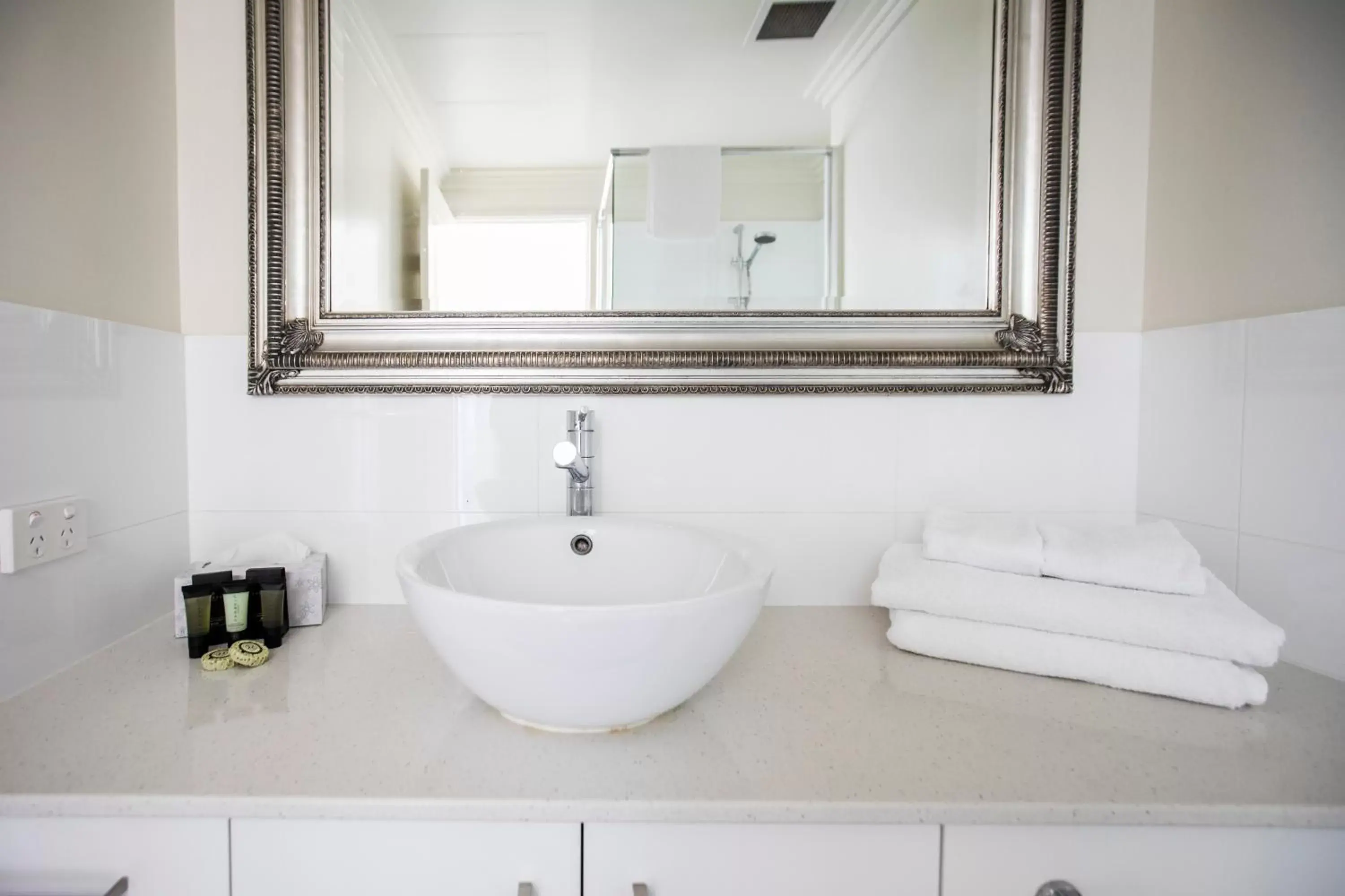 Bathroom in Zappeion Apartments