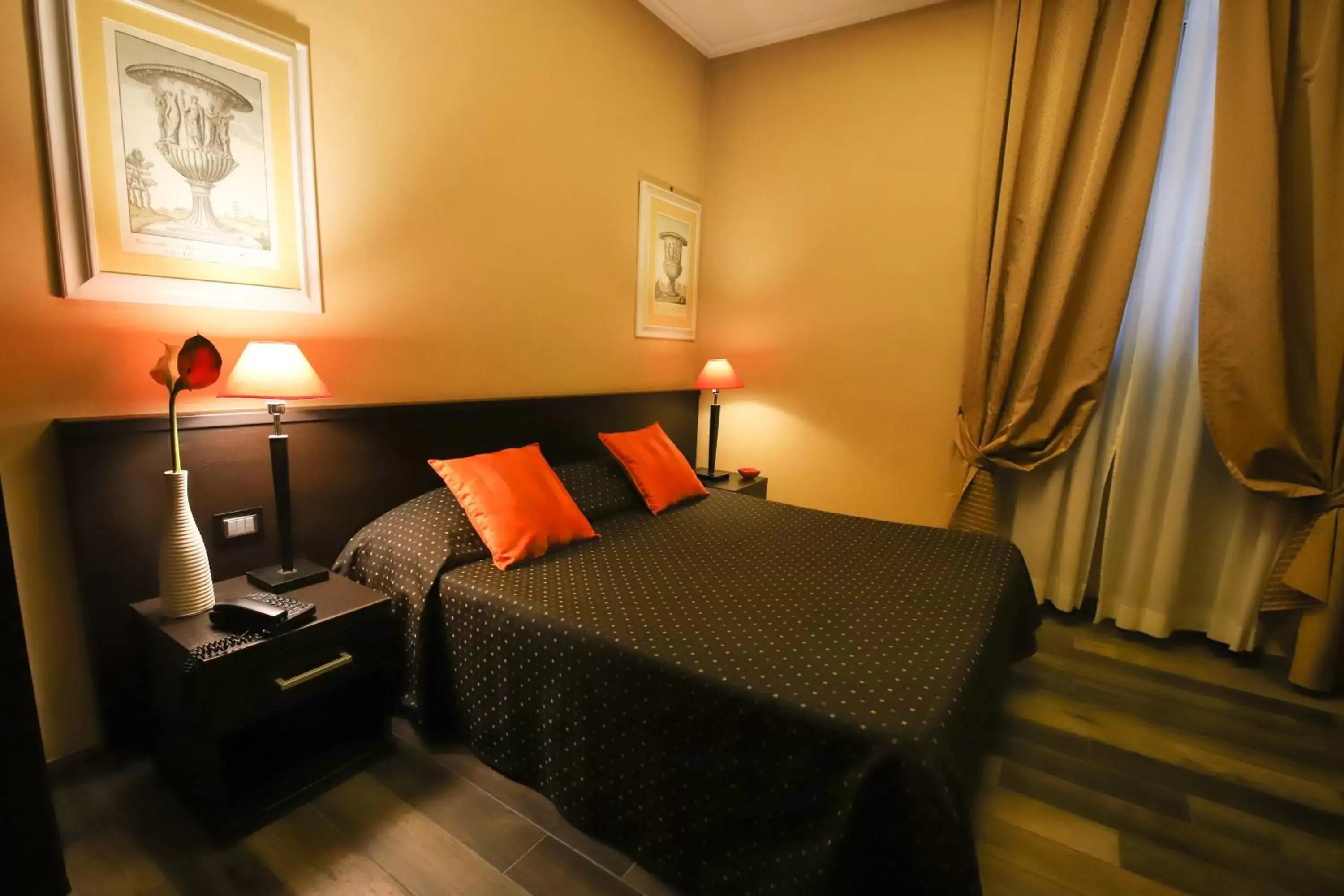 Bed in Hotel Latinum