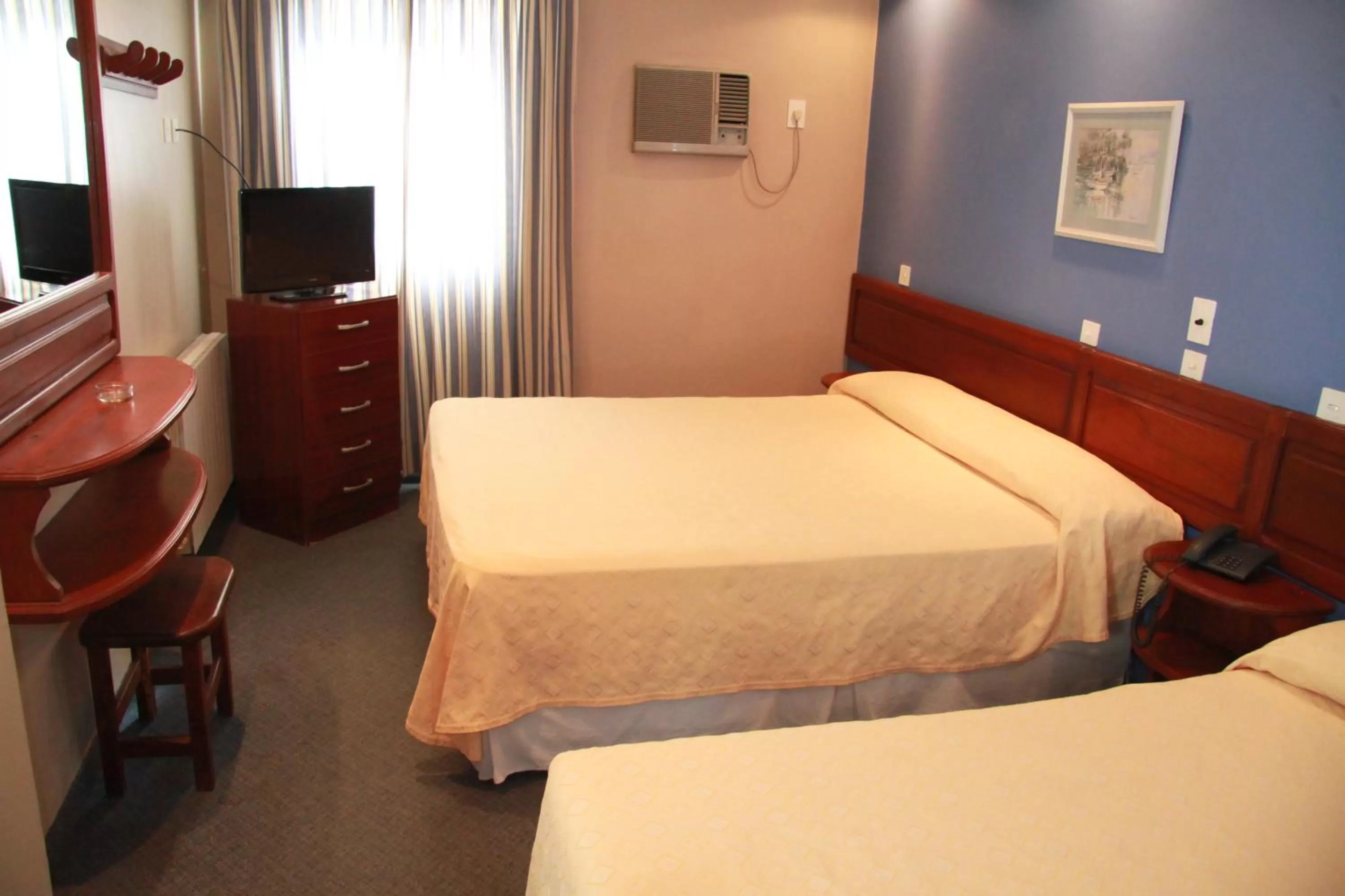 Photo of the whole room, Bed in Kalton