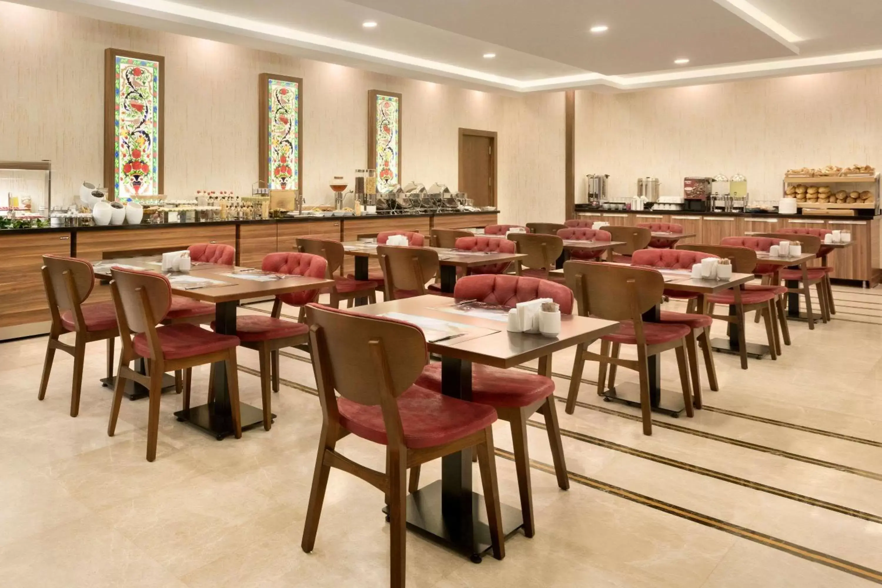 Restaurant/places to eat in Ramada by Wyndham Yalova Restaurant/places to eat in Ramada by Wyndham Yalova