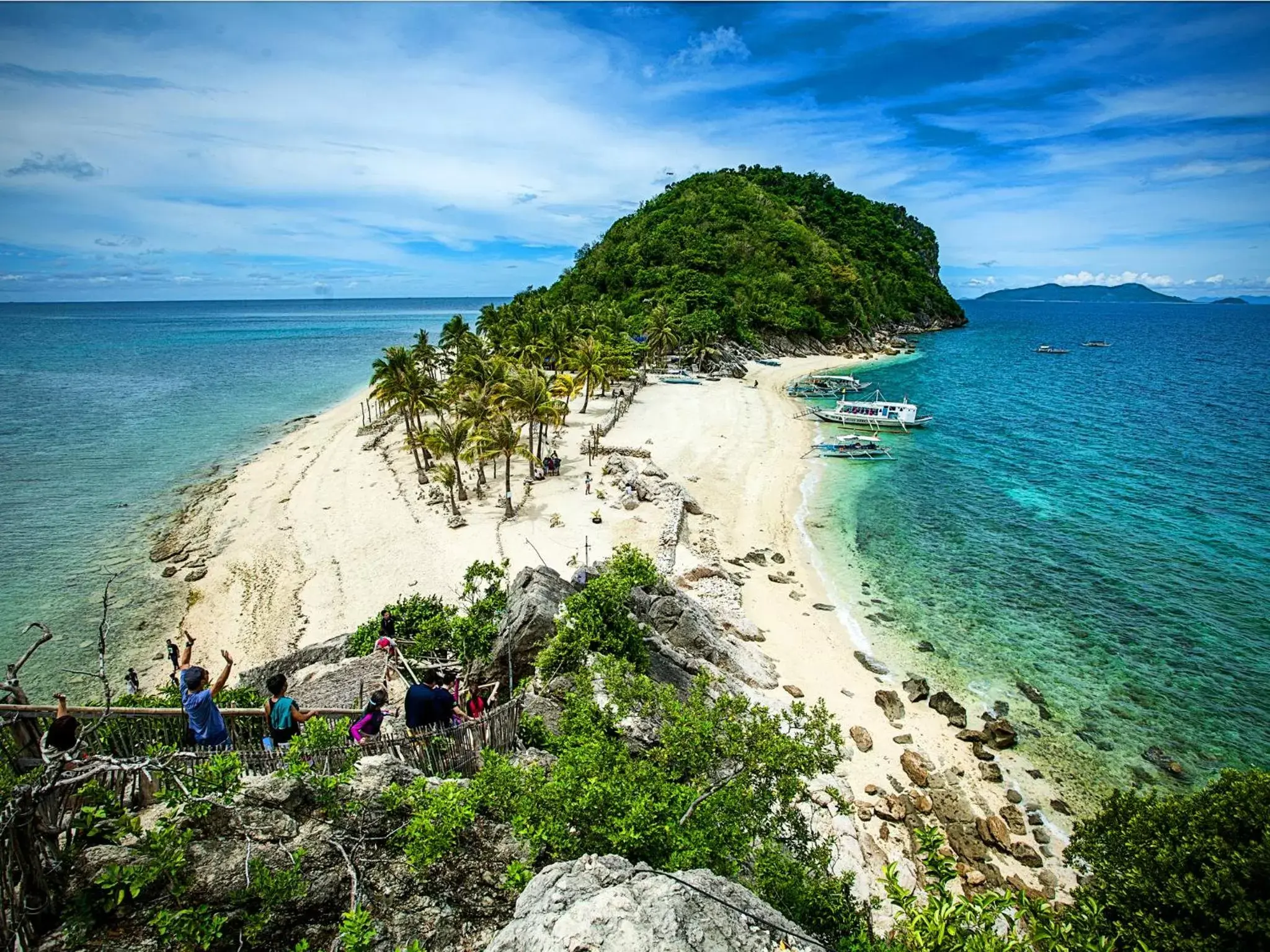 Activities, Beach in Injap Tower Hotel