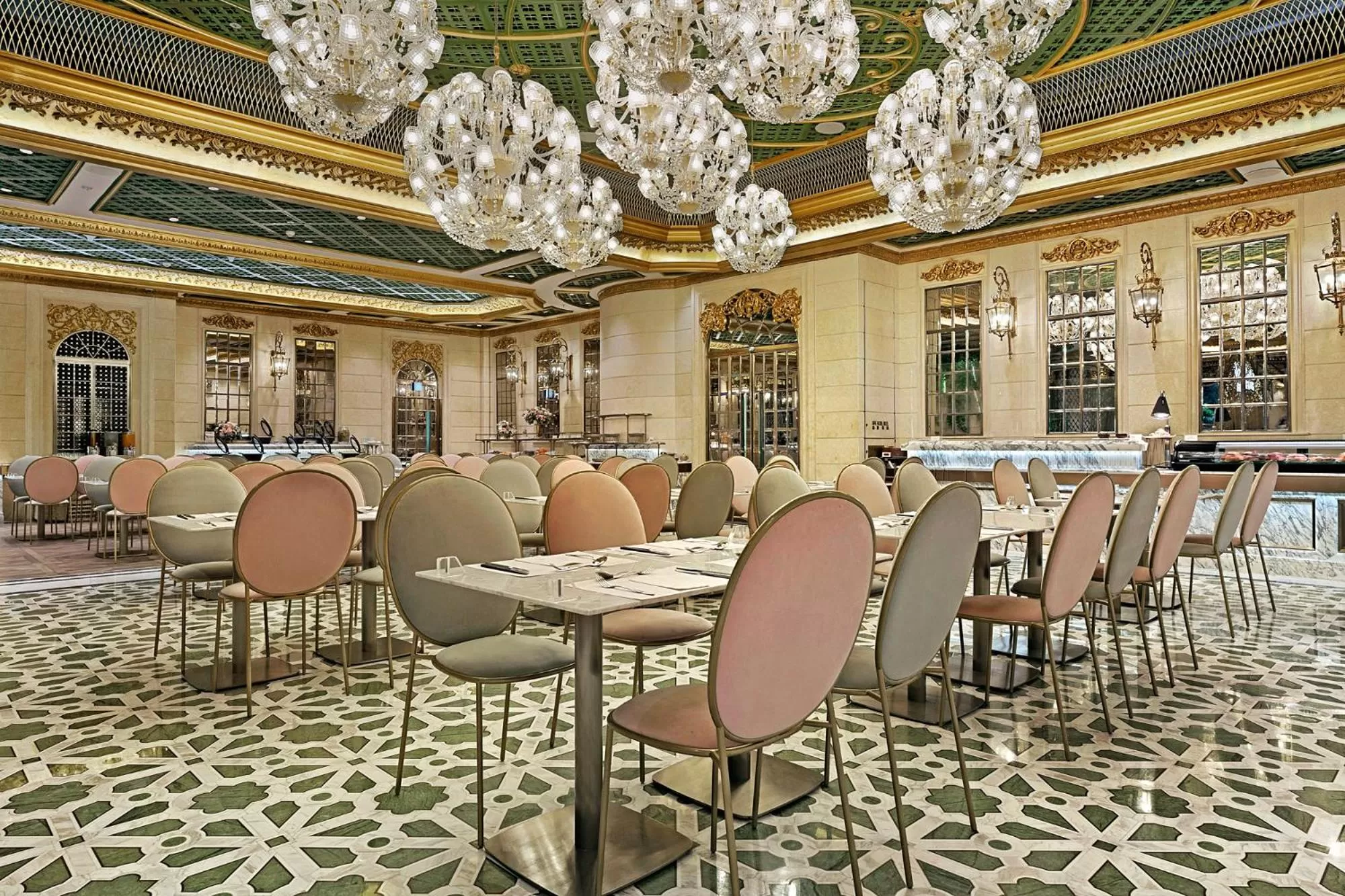 Restaurant/places to eat in Hotel Alexandra