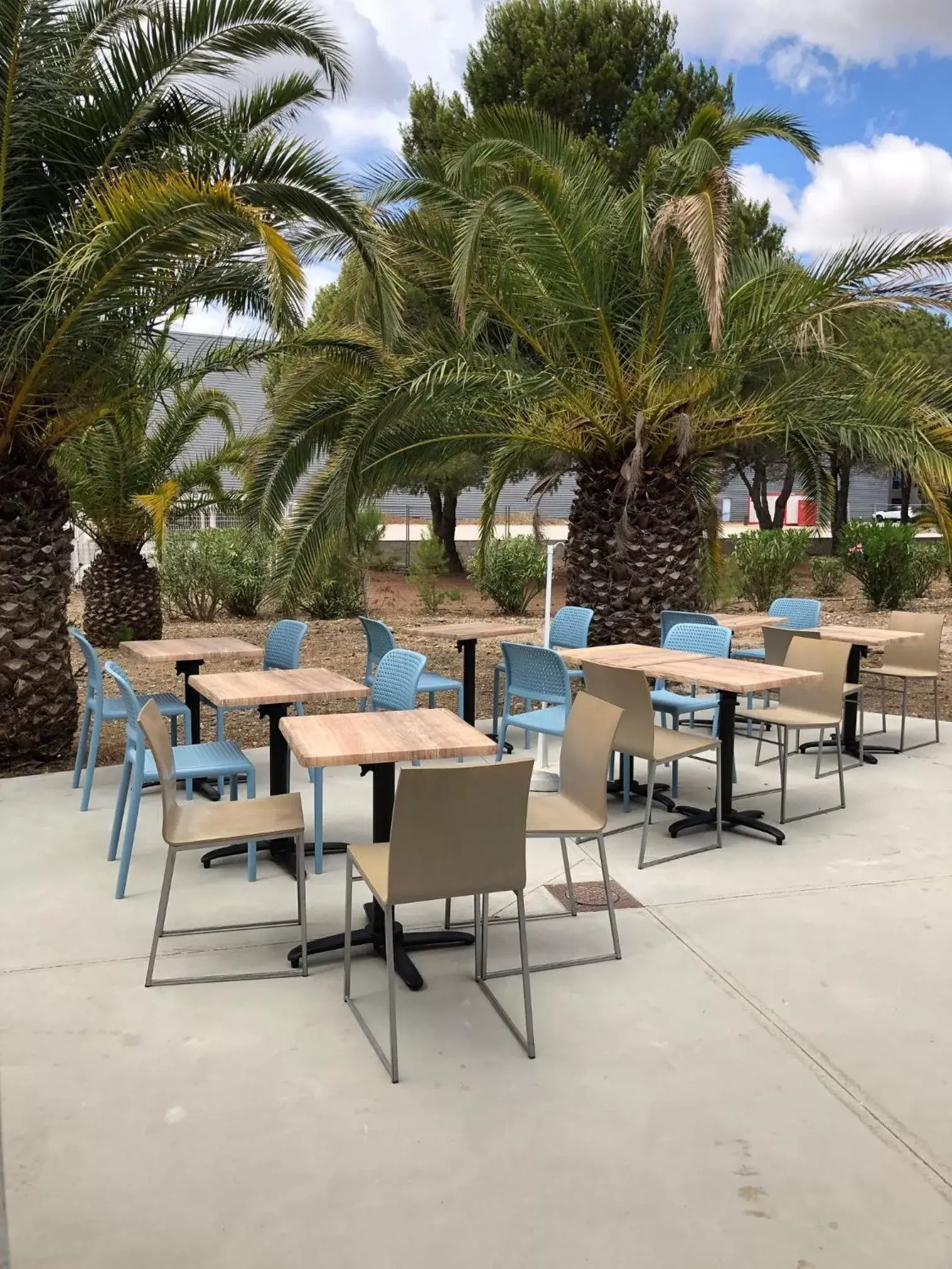 Patio, Restaurant/Places to Eat in Kyriad Direct Perpignan - Aeroport