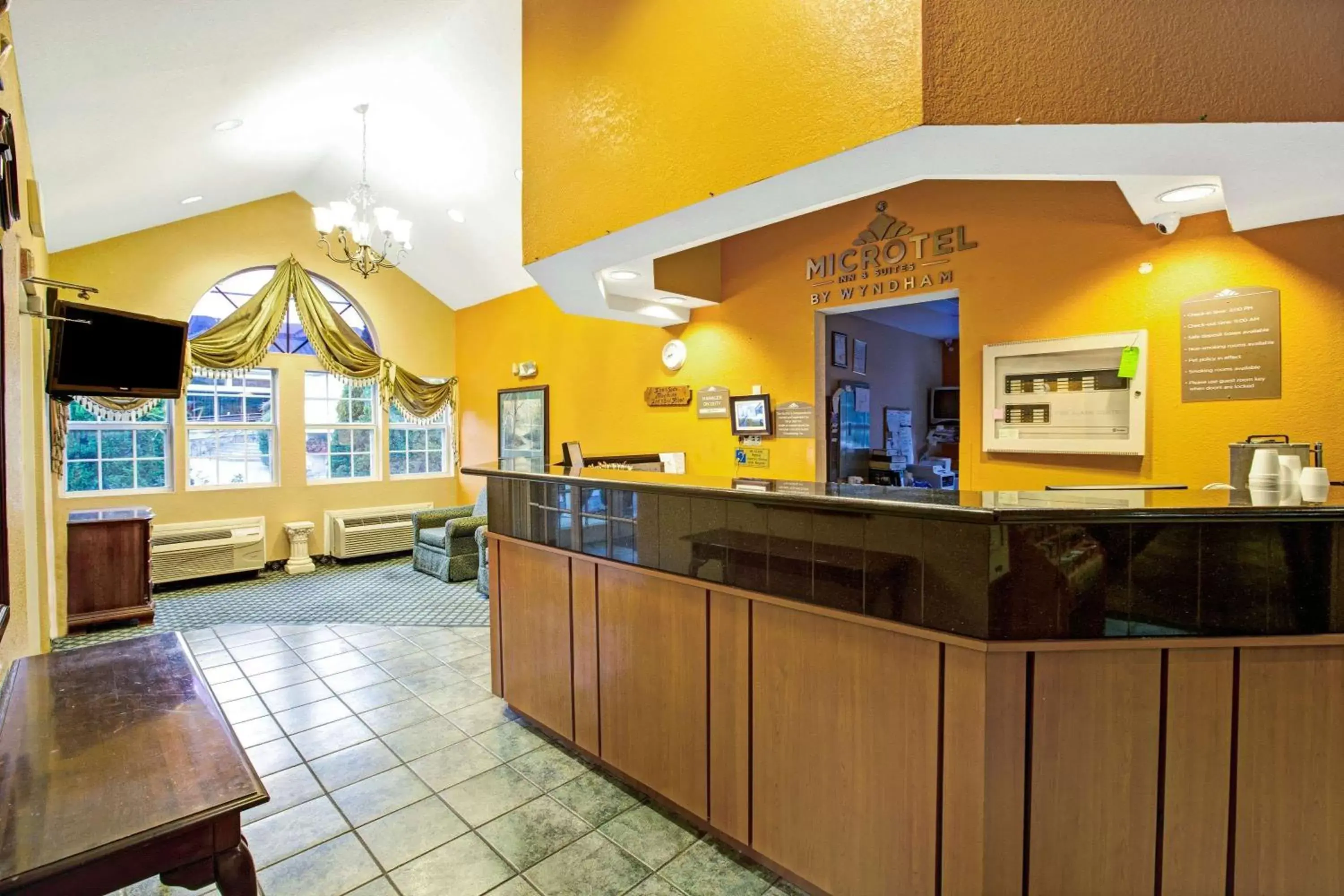 Lobby or reception, Lobby/Reception in Microtel Inn & Suites by Wyndham Gatlinburg