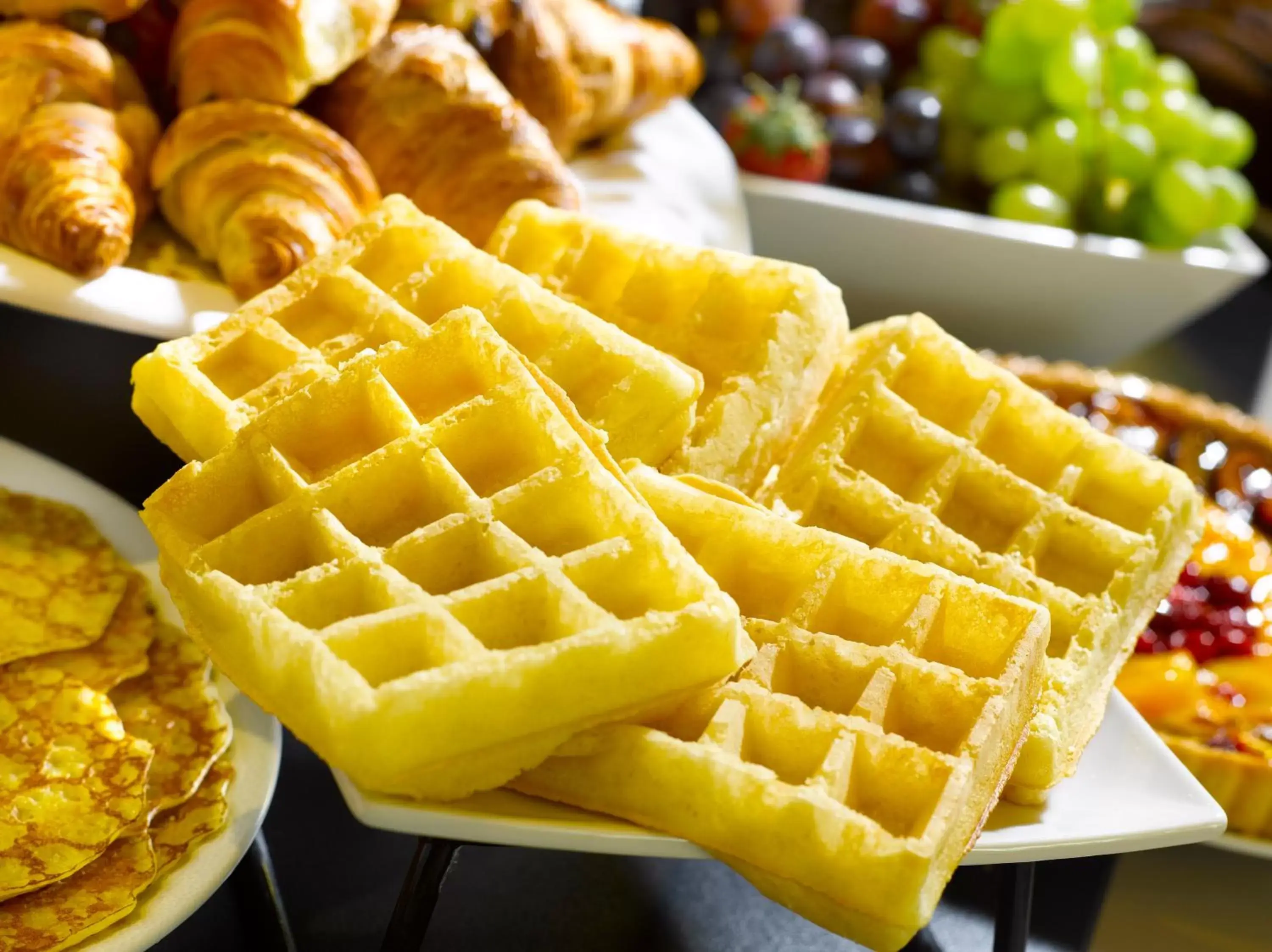 Buffet breakfast, Food in Mercure Bordeaux Centre Gare Saint Jean