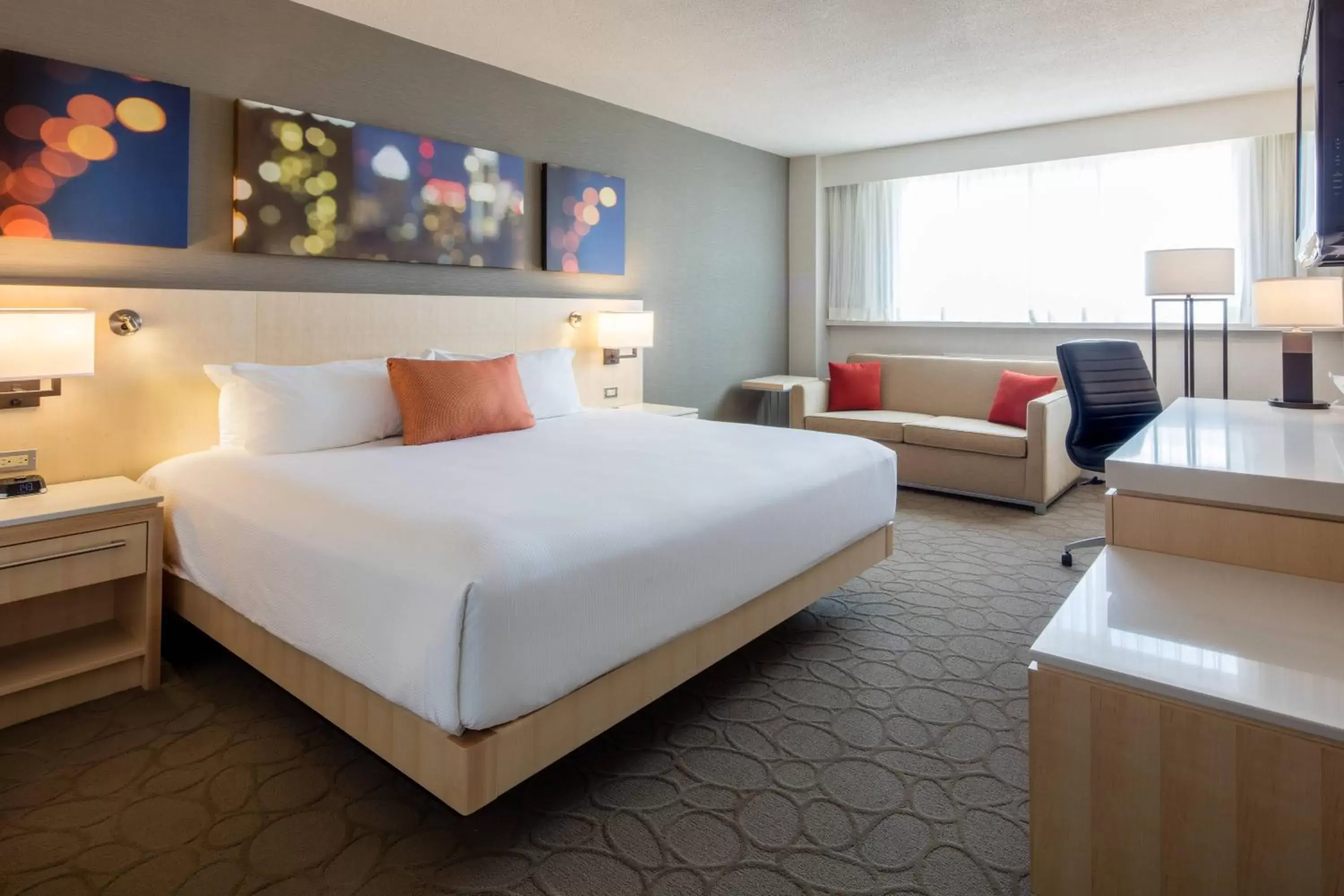 Photo of the whole room, Bed in Delta Hotels by Marriott Beausejour