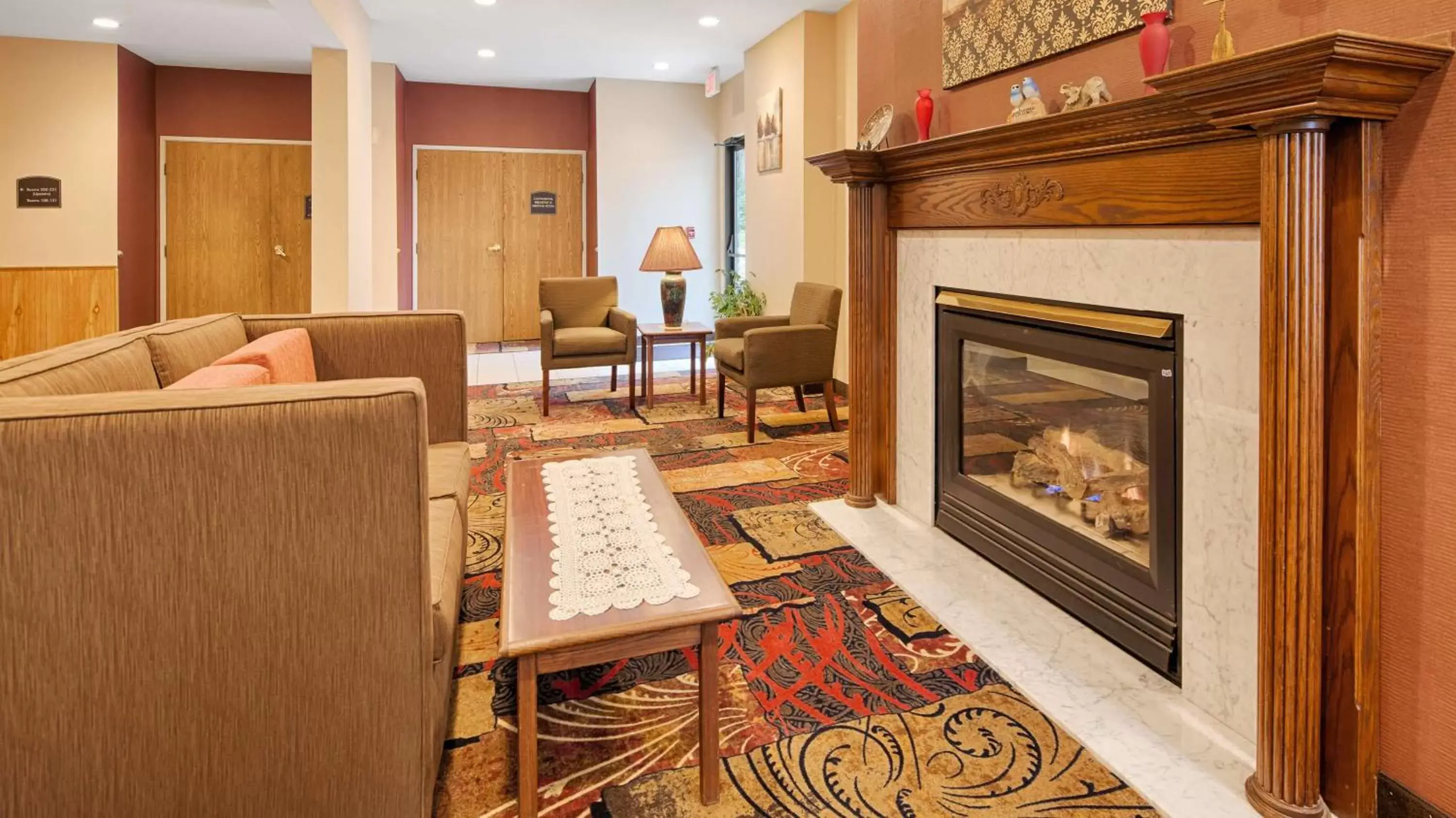 Lobby or reception in Best Western Plaza Hotel Saugatuck