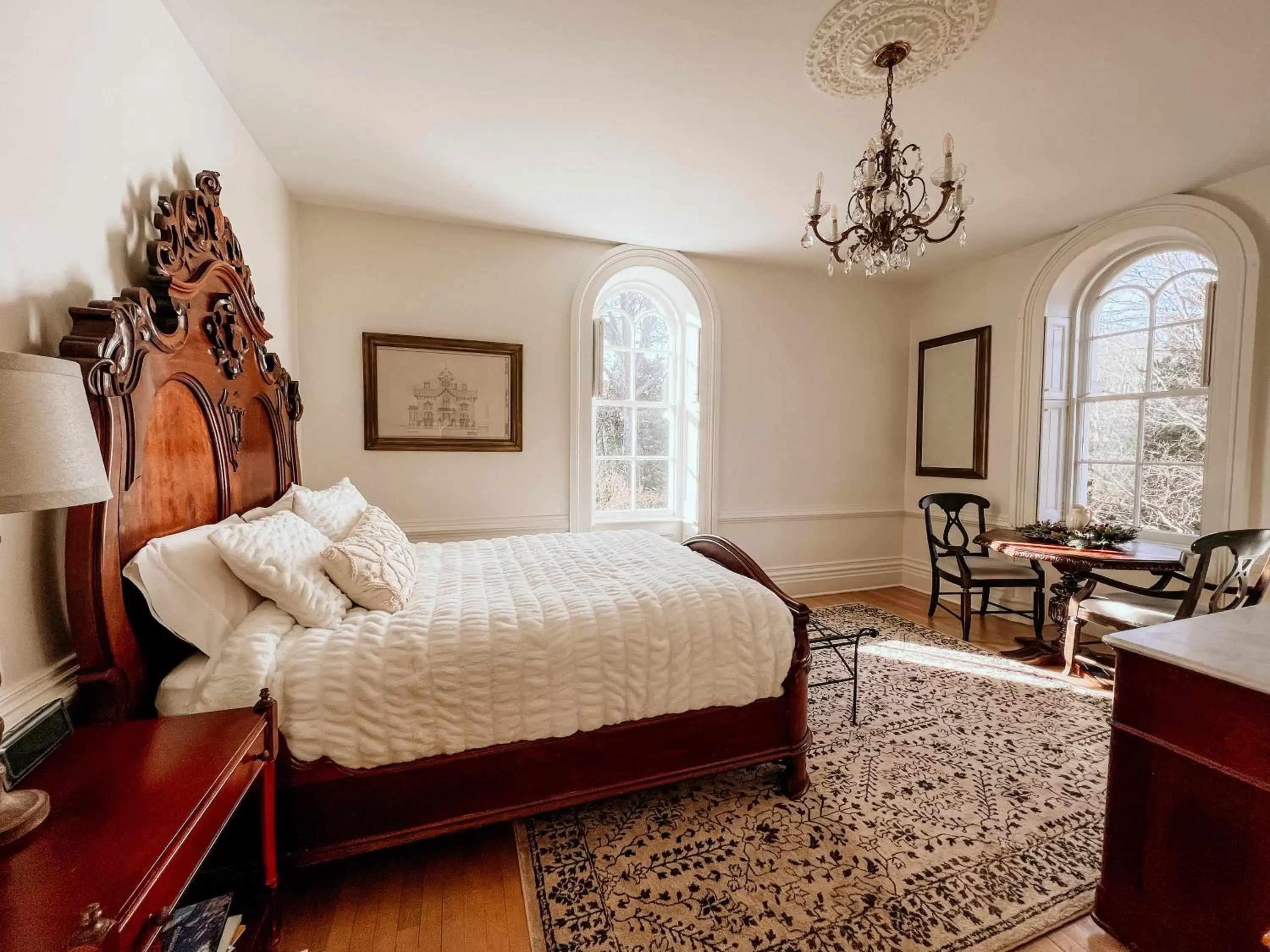 Photo of the whole room, Bed in Mayhurst Estate