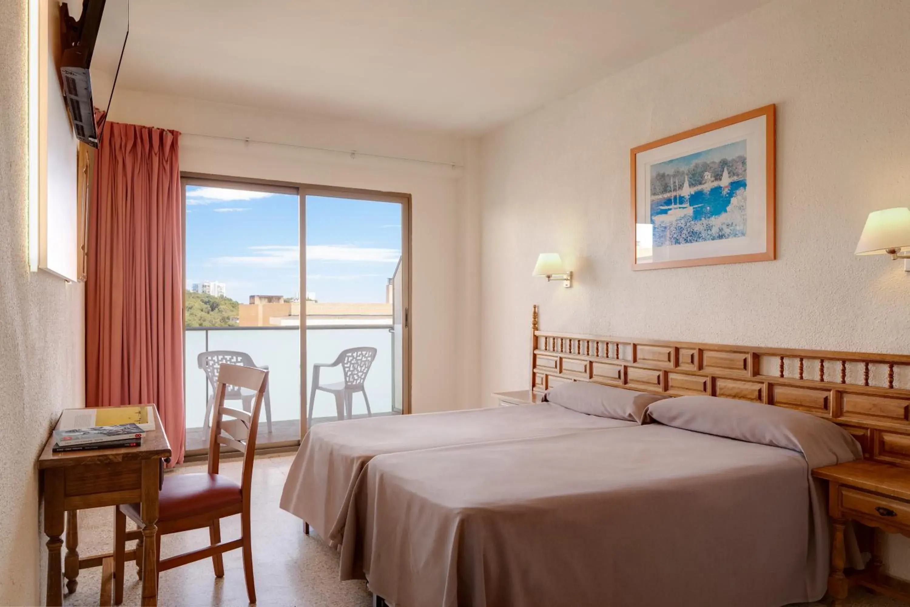 Photo of the whole room, Bed in htop Molinos Park #htopEnjoy Photo of the whole room, Bed in htop Molinos Park #htopEnjoy
