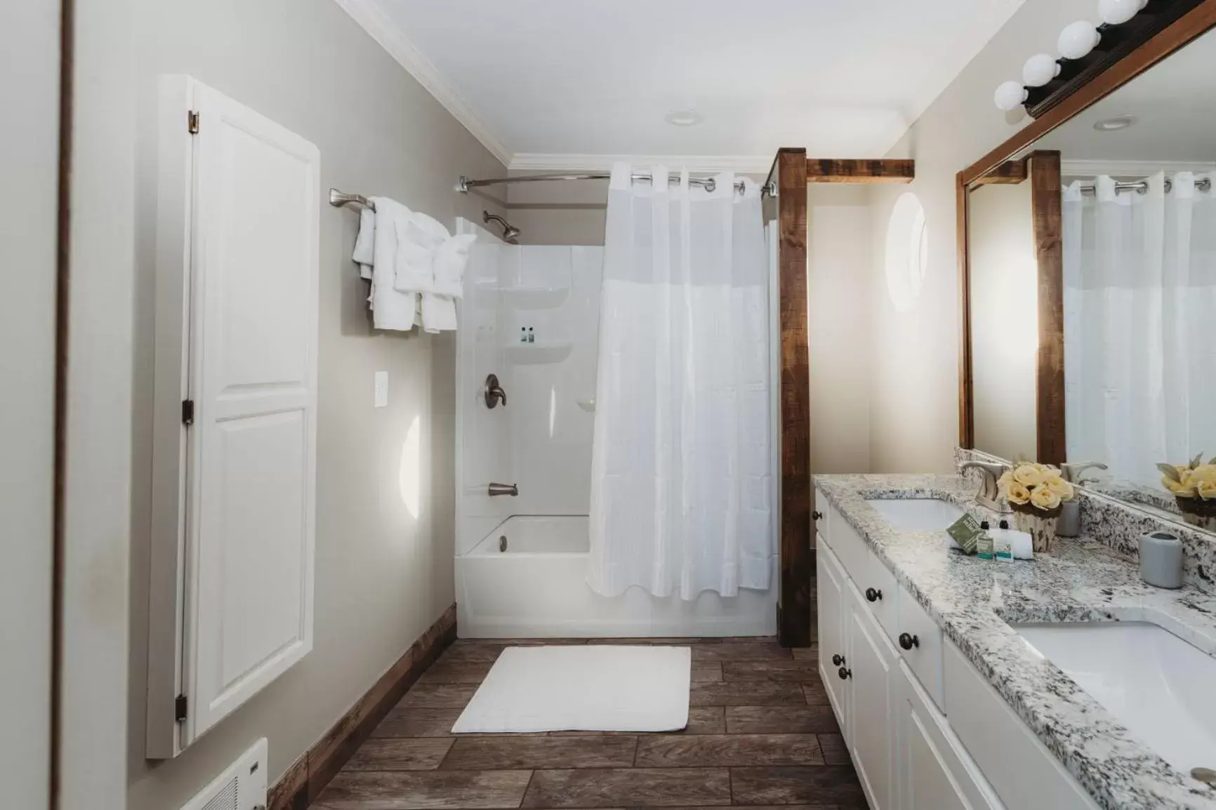 Bathroom in The VUE Boutique Hotel & Boathouse