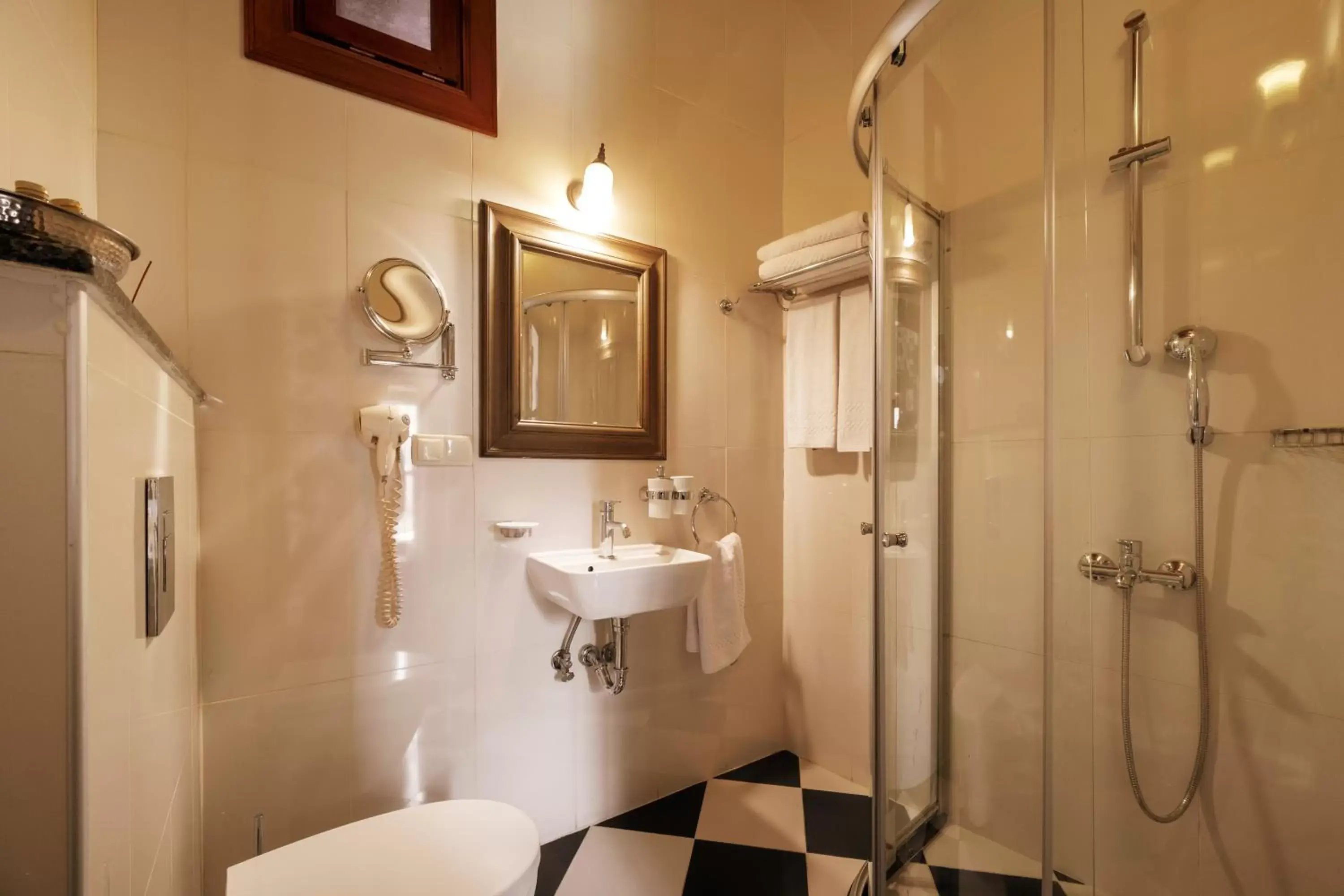 Bathroom in Hotel Villa Turka