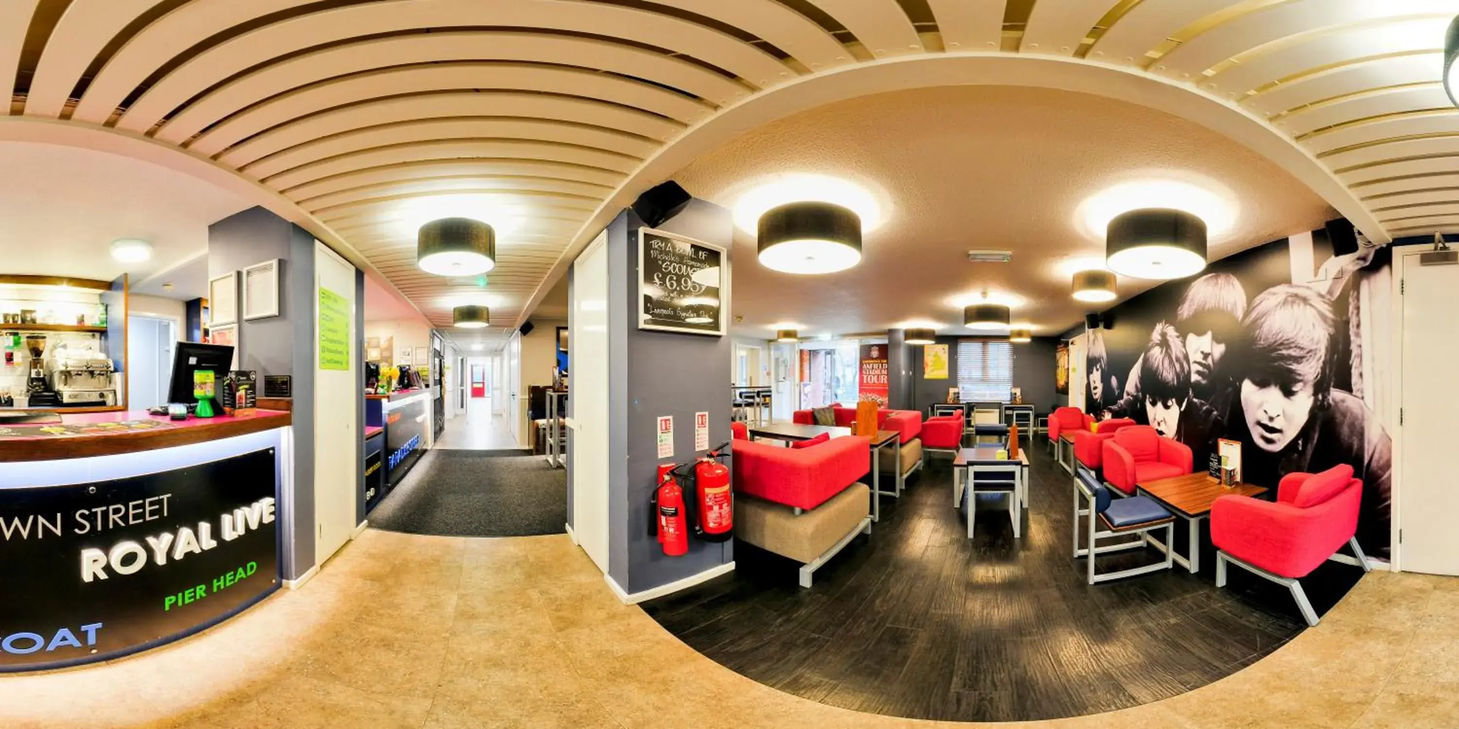 Lobby or reception, Restaurant/Places to Eat in YHA Liverpool Albert Dock