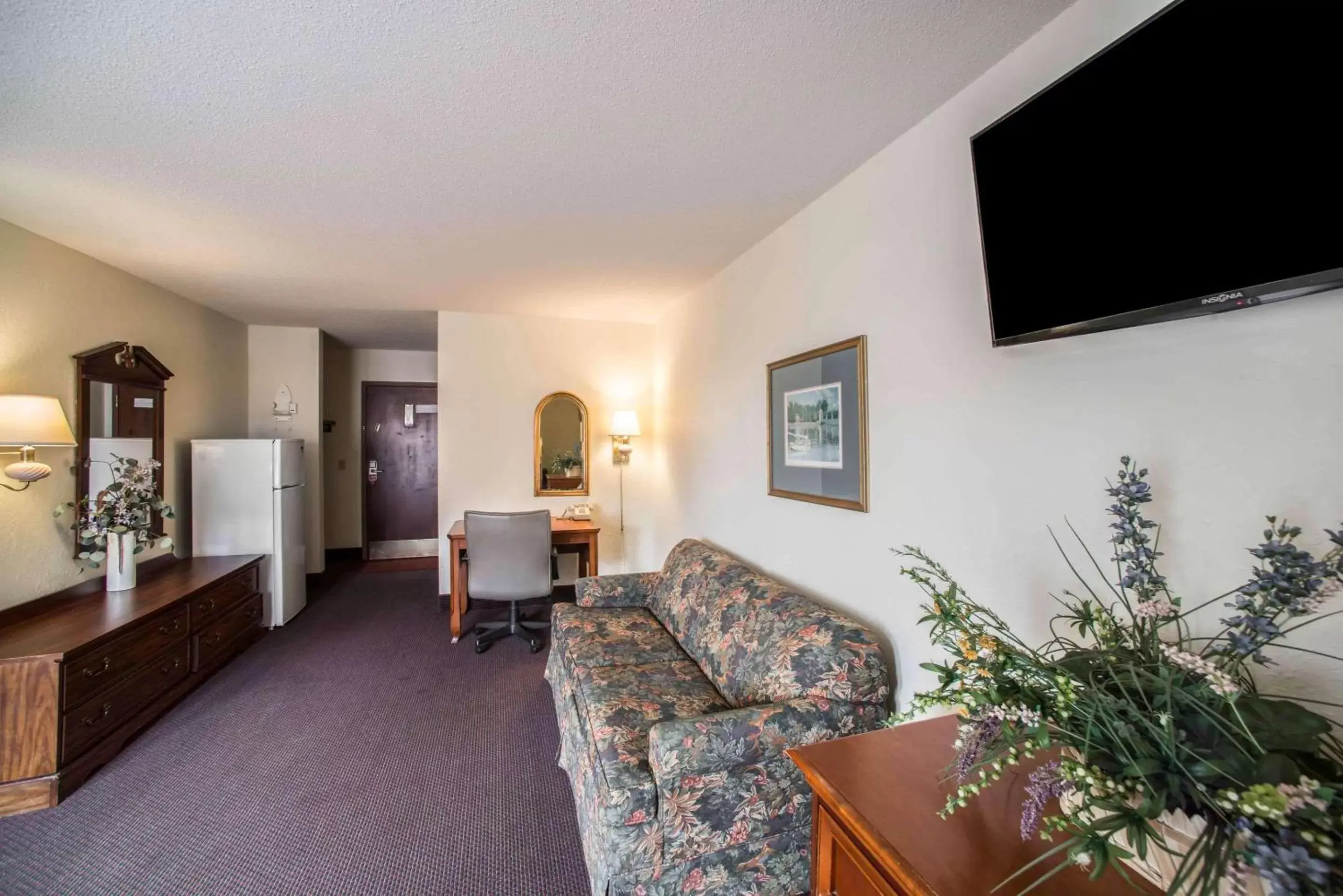 Photo of the whole room, Seating Area in Econo Lodge Marion