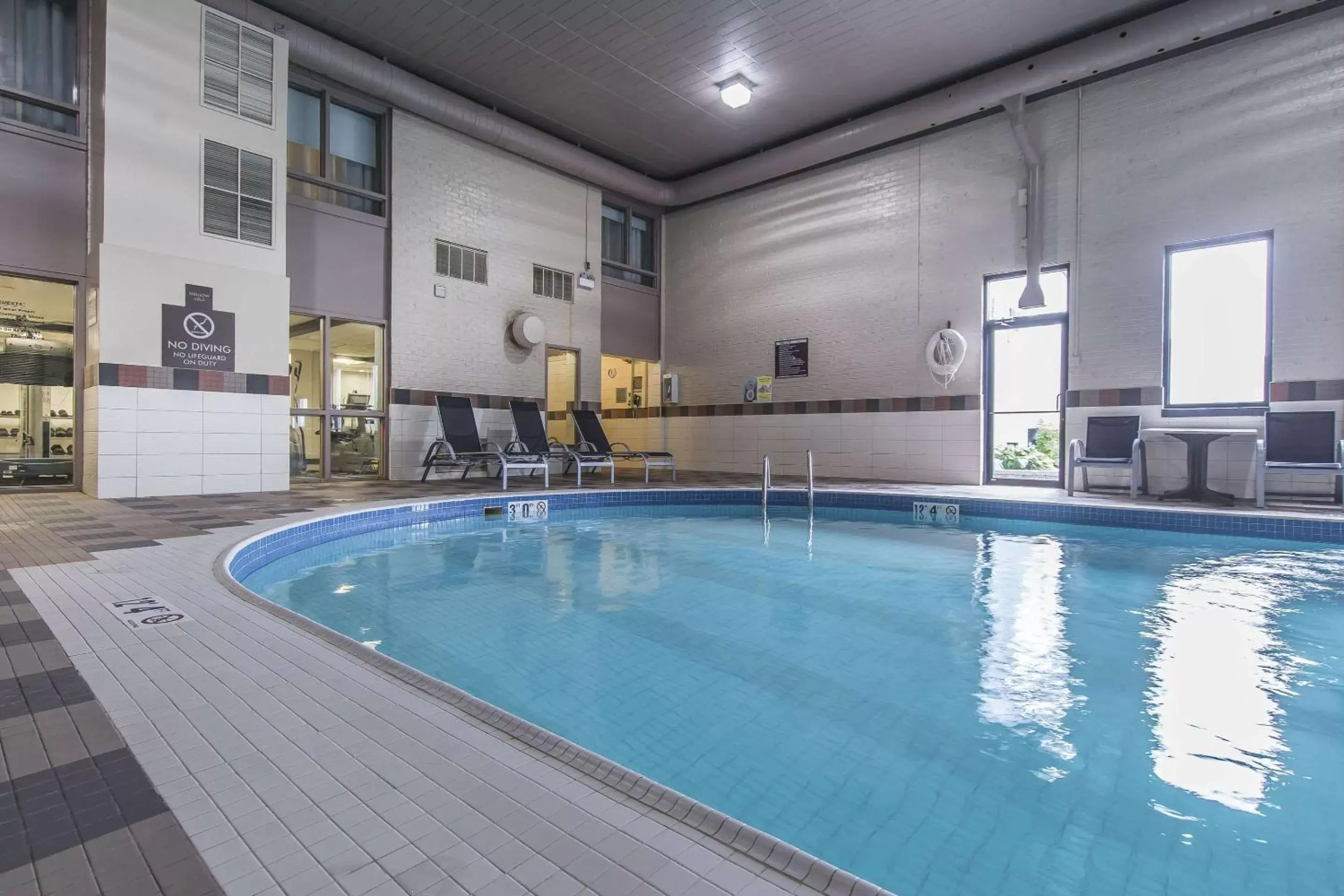 On site, Swimming Pool in Quattro Hotel & Conf. Centre, Ascend Hotel Collection