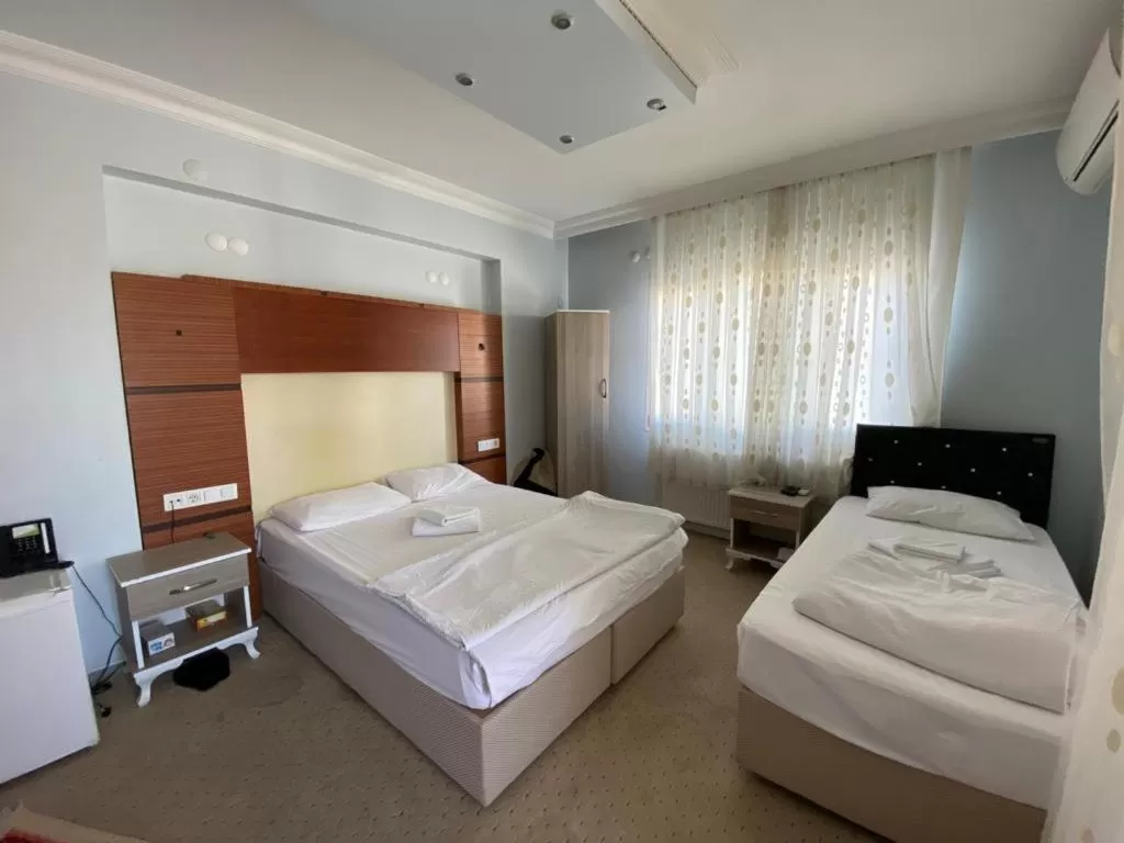 Photo of the whole room, Bed in Sakran Hotel