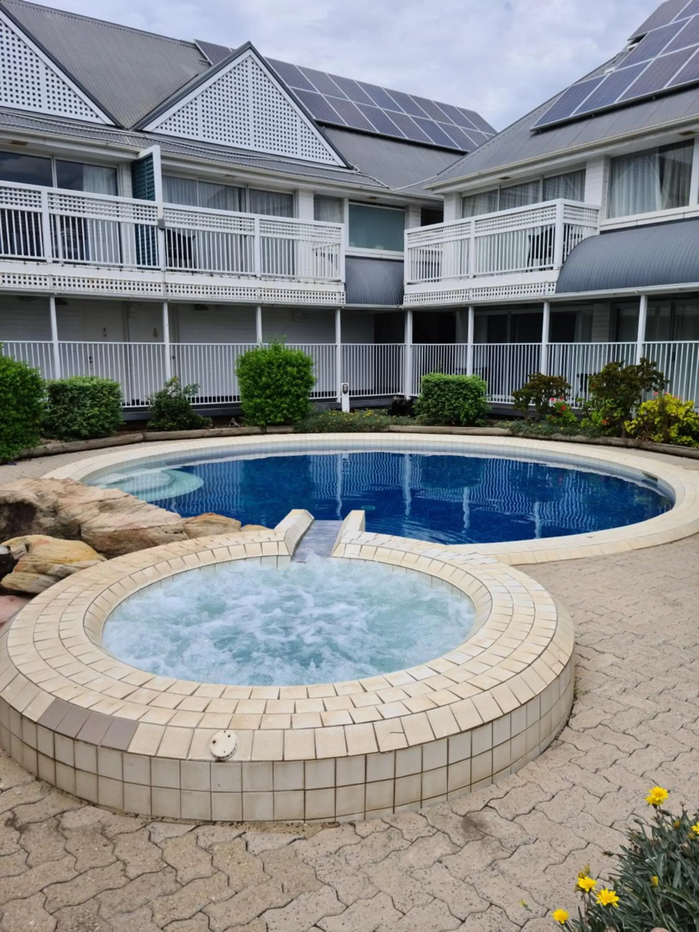 Pool view, Swimming Pool in Dalby Manor Motor Inn