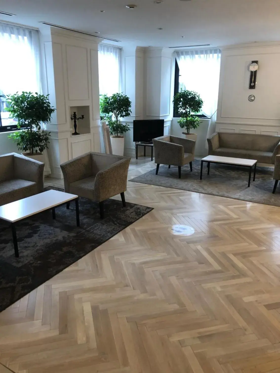 Lobby or reception, Seating Area in Court Hotel Shin-Yokohama