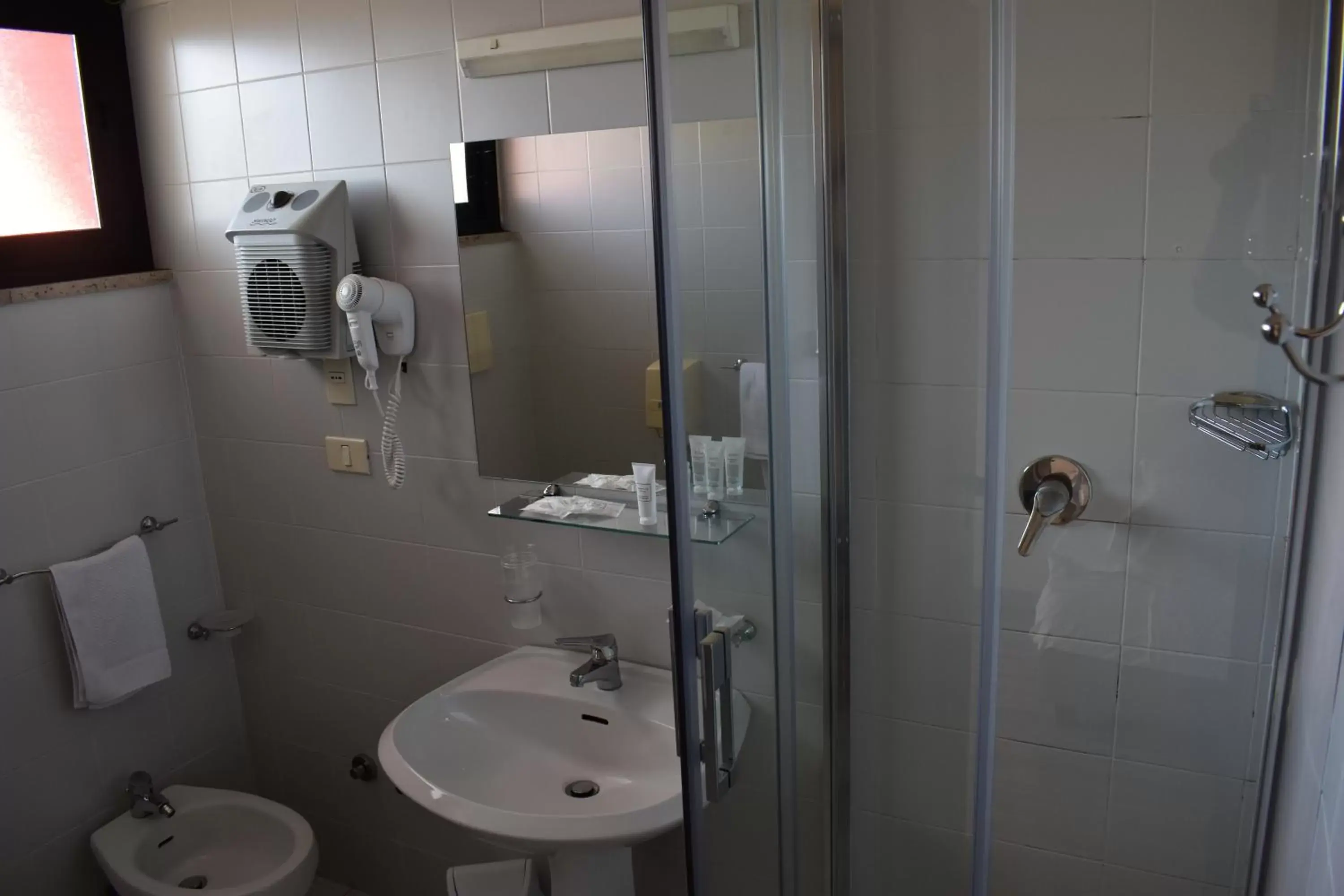 Toilet, Bathroom in Hotel Sant'Elia