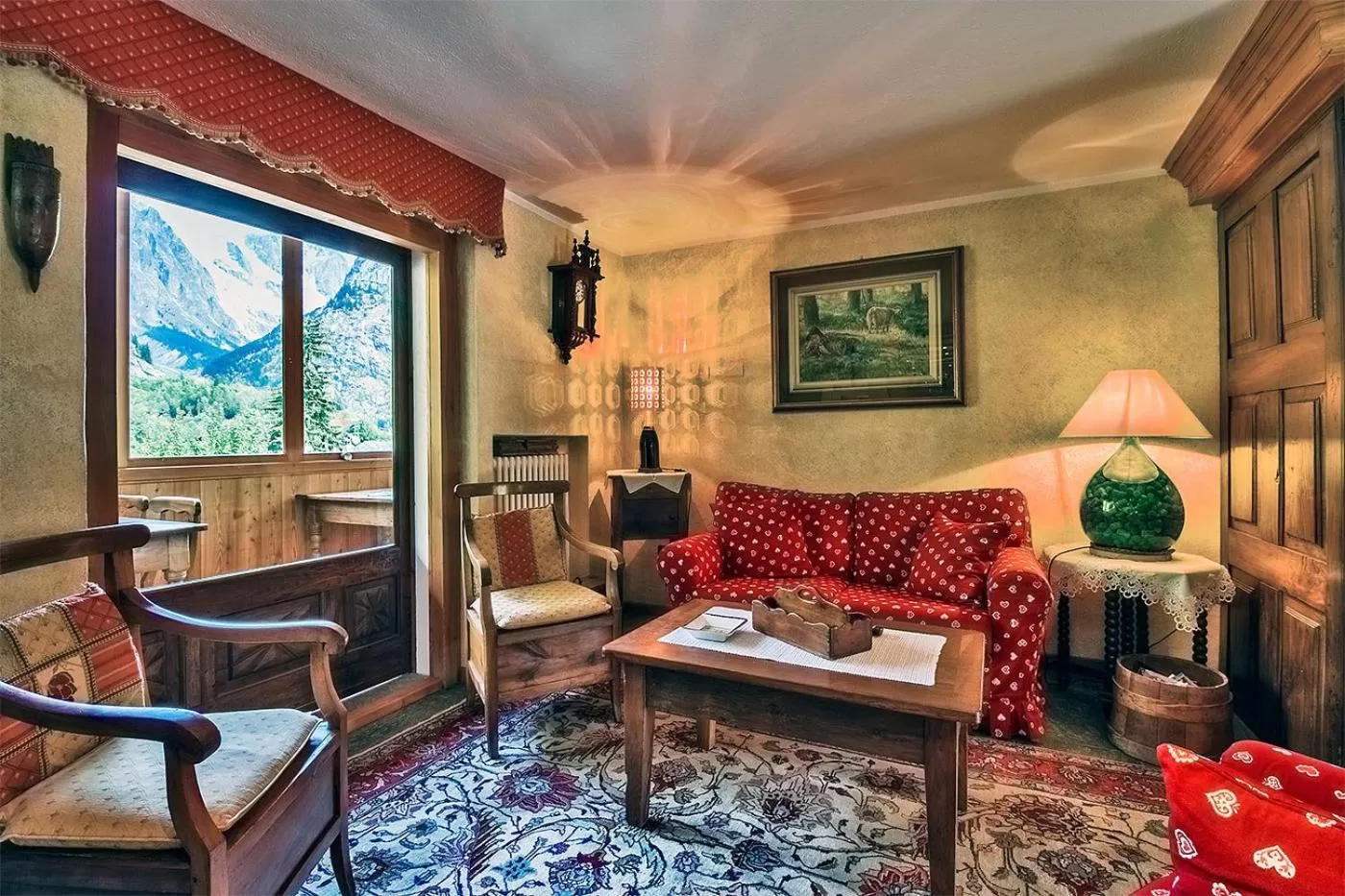 Communal lounge/ TV room in Hotel Lo Campagnar