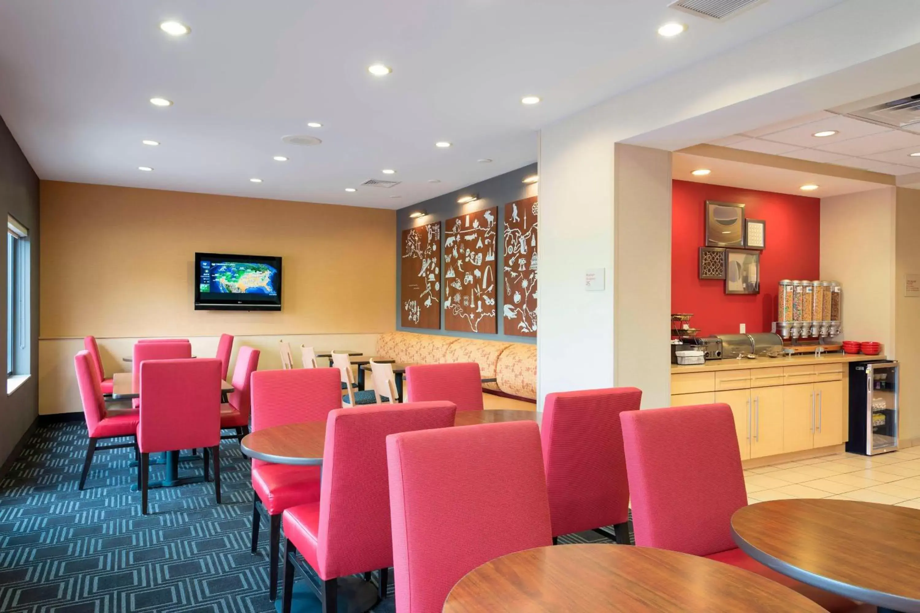 Breakfast, Restaurant/Places to Eat in TownePlace Suites by Marriott Kalamazoo