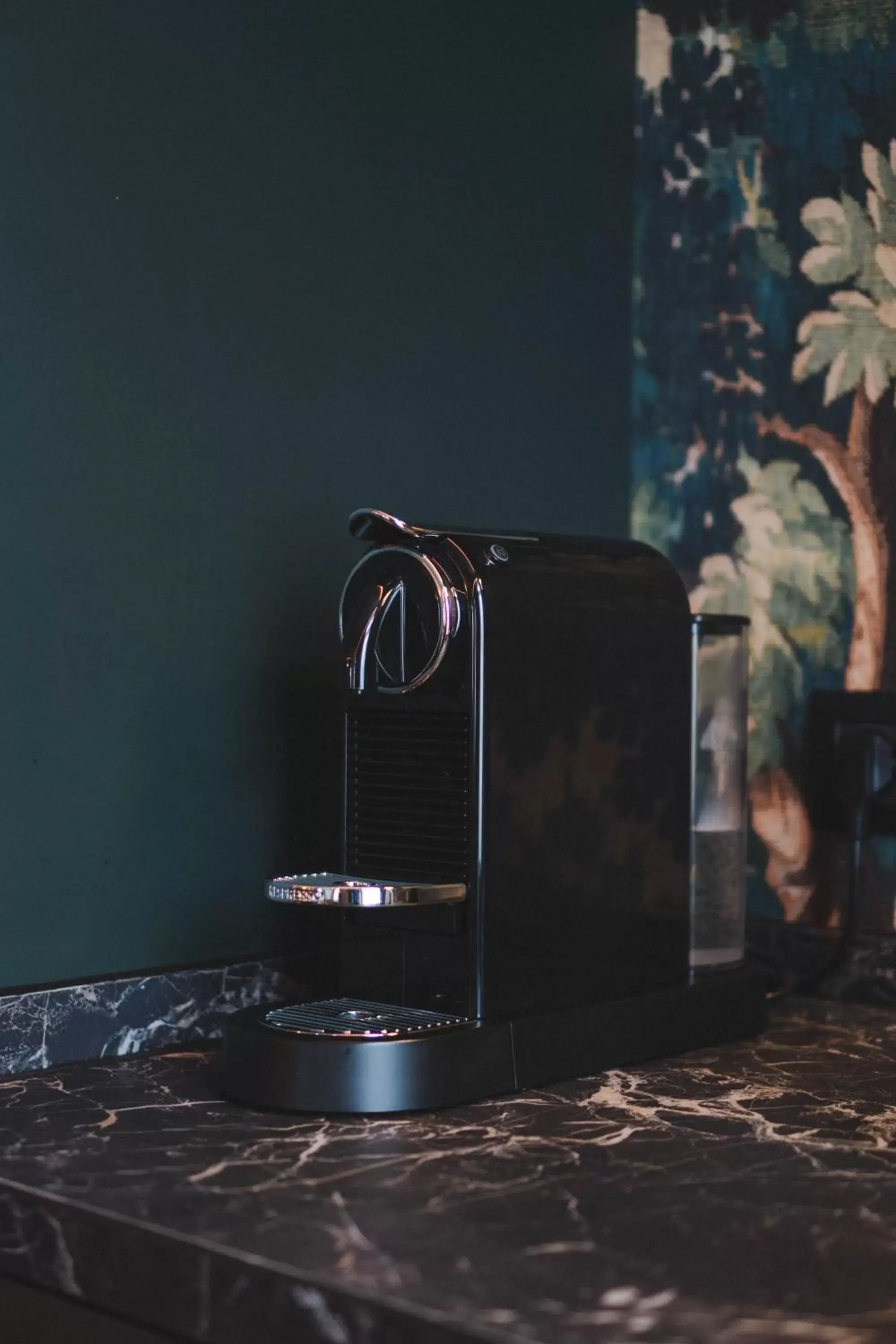 Coffee/tea facilities in Maison Rouge Strasbourg Hotel & Spa, Autograph Collection